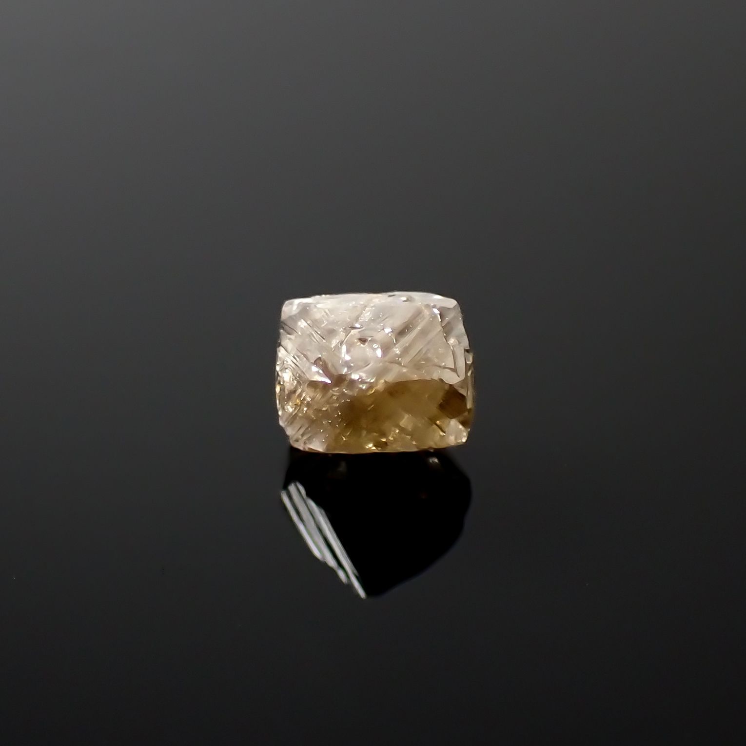 ソーヤブルダイヤモンド 原石 0.51ct[240326564]4.6x3.5mm前後
