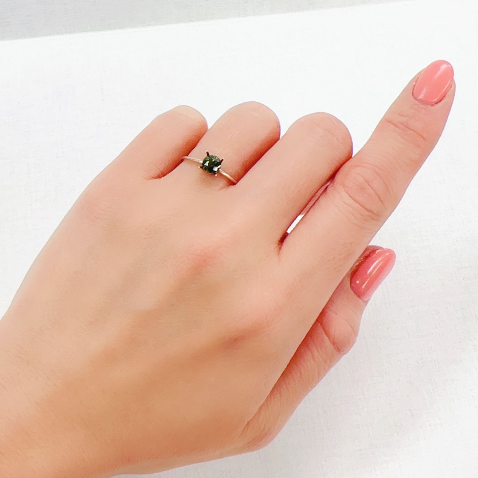 グリーンジルコン(宝石名ジルコン)スリランカ/カンボジア産 0.75ct 識別済[230220683]5x4.9mm前後