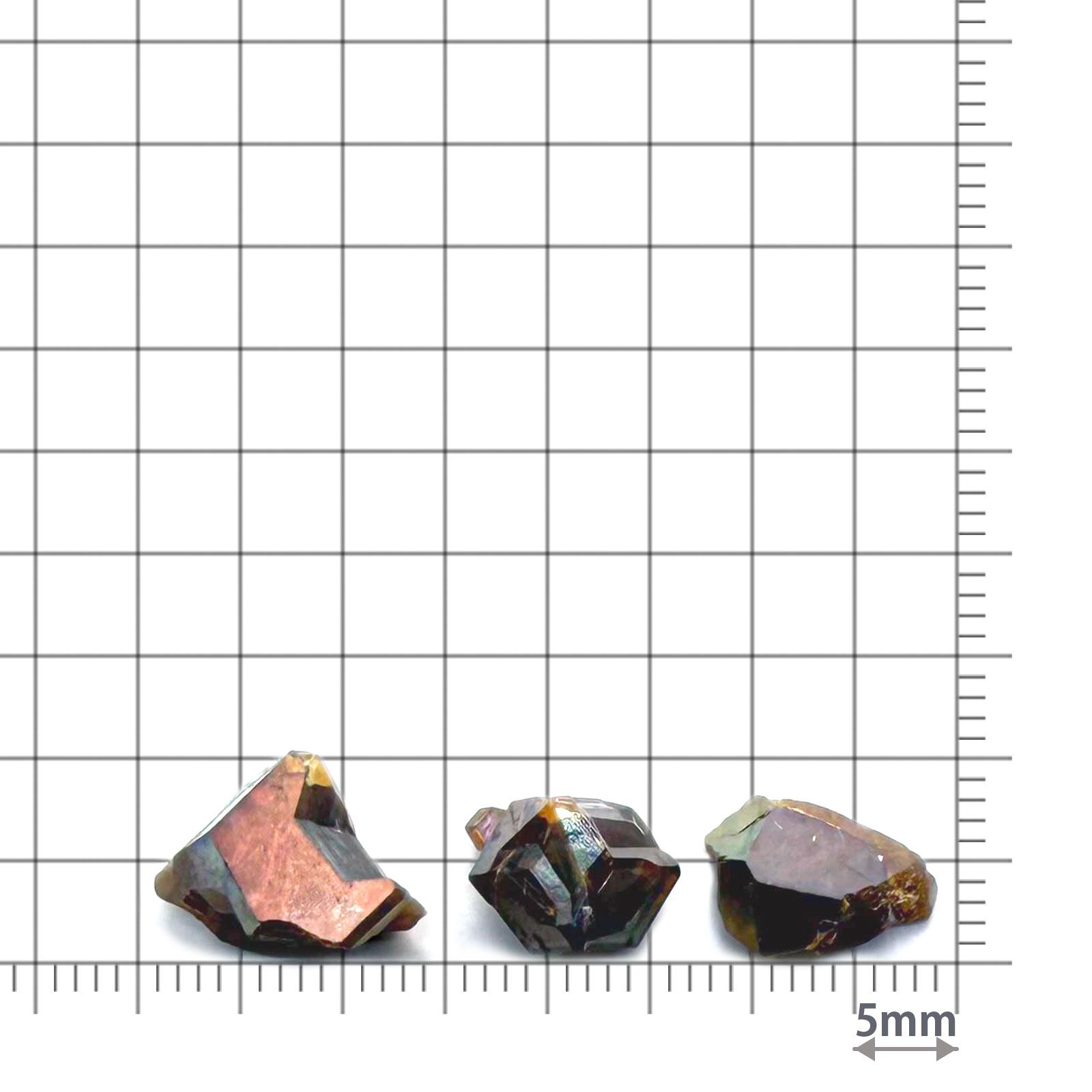 レインボーガーネット原石3個セット 日本・奈良県産 15.88ct(3pcs合計) / 9.1-11.0x8.0-9.4mm前後 [260432082]