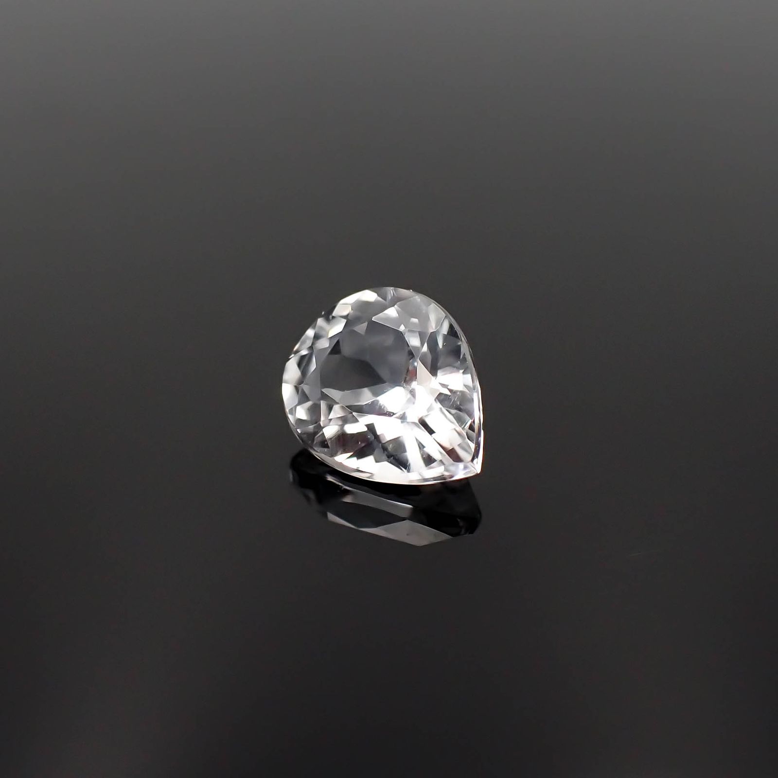 フェナカイト(宝石名フェナカイト)マダガスカル/ブラジル産 1.32ct 識別済[230522021-1]8.1x6.6mm前後