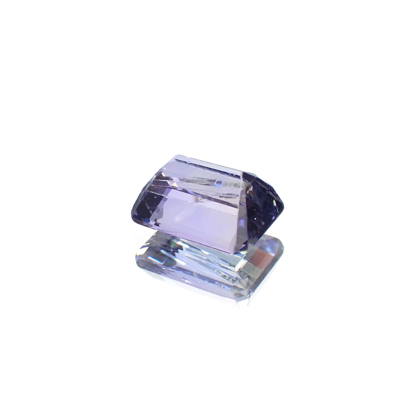 バイカラータンザナイト(宝石名タンザナイト) タンザニア産 ソ付(彩珠) 2.447ct / 8.5x6.3mm前後 [210410778]
