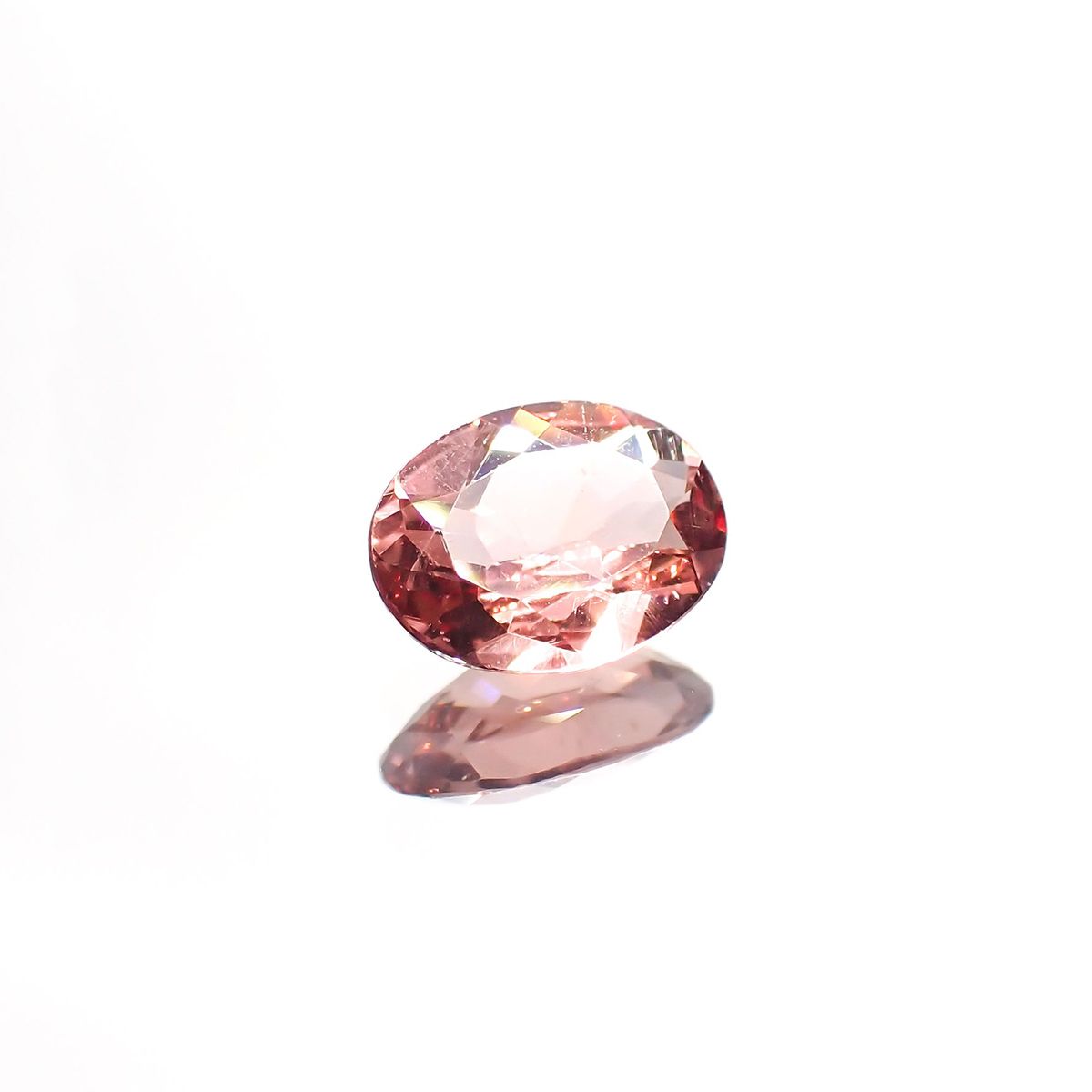 ピンクアパタイト(宝石名アパタイト) ブラジル産 0.84ct 識別済[240213007]7.3×5.5mm前後