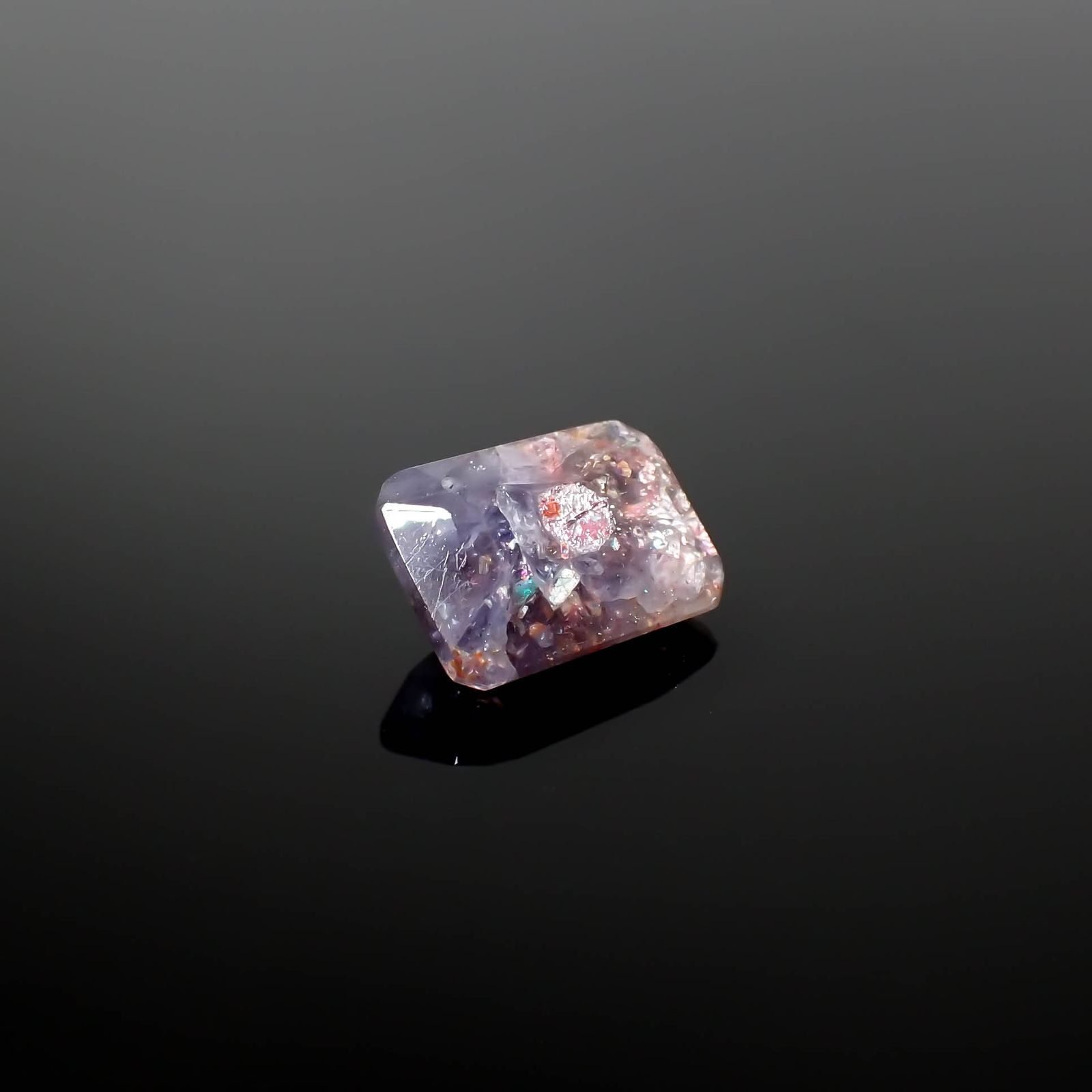 ブラッドショットアイオライト インド産 2.43ct[240125377]10.1x7.3mm前後