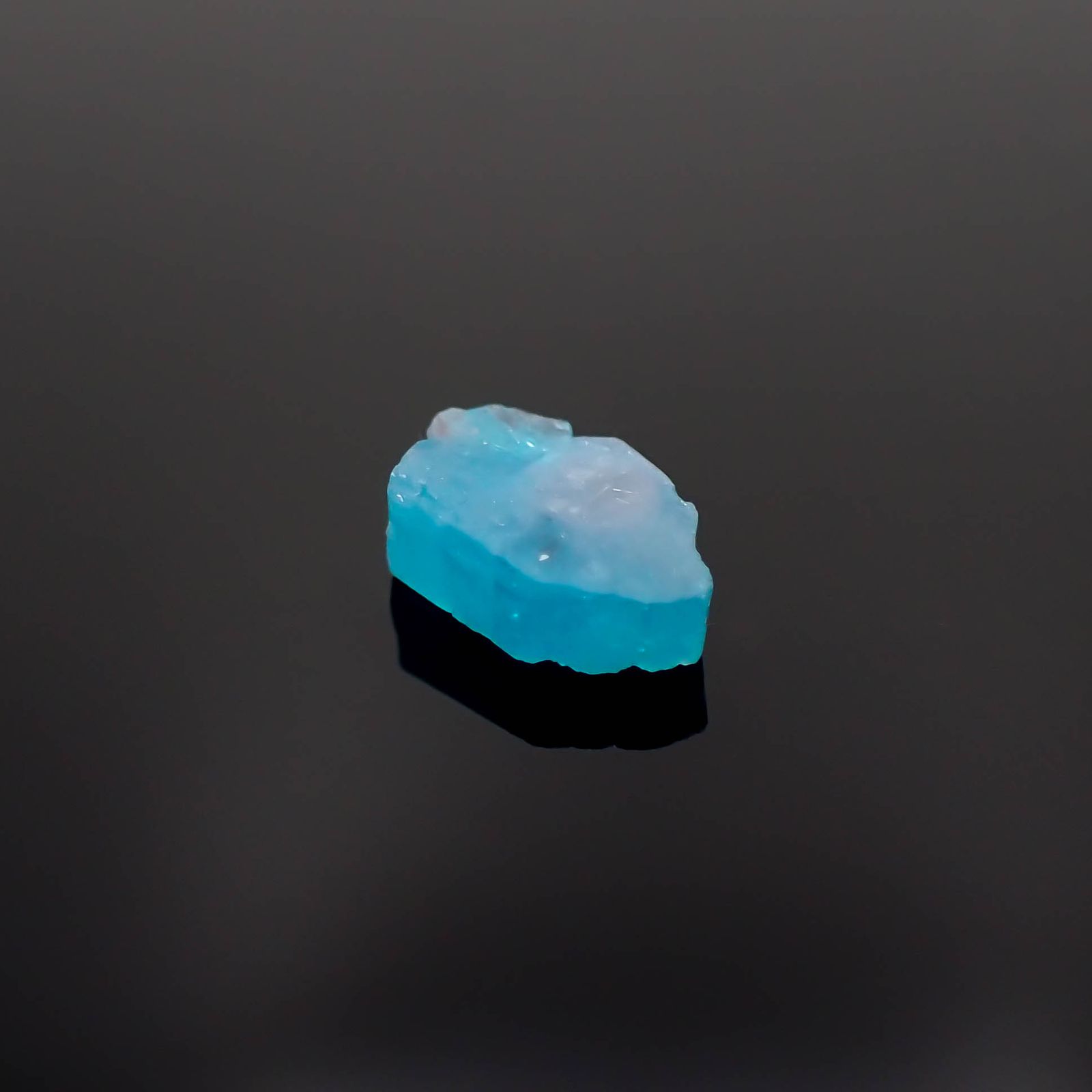 パライバトルマリン原石スライス ブラジル・パライバ州バターリャ鉱山産 1.30ct[230321168]8.8x5.6mm前後