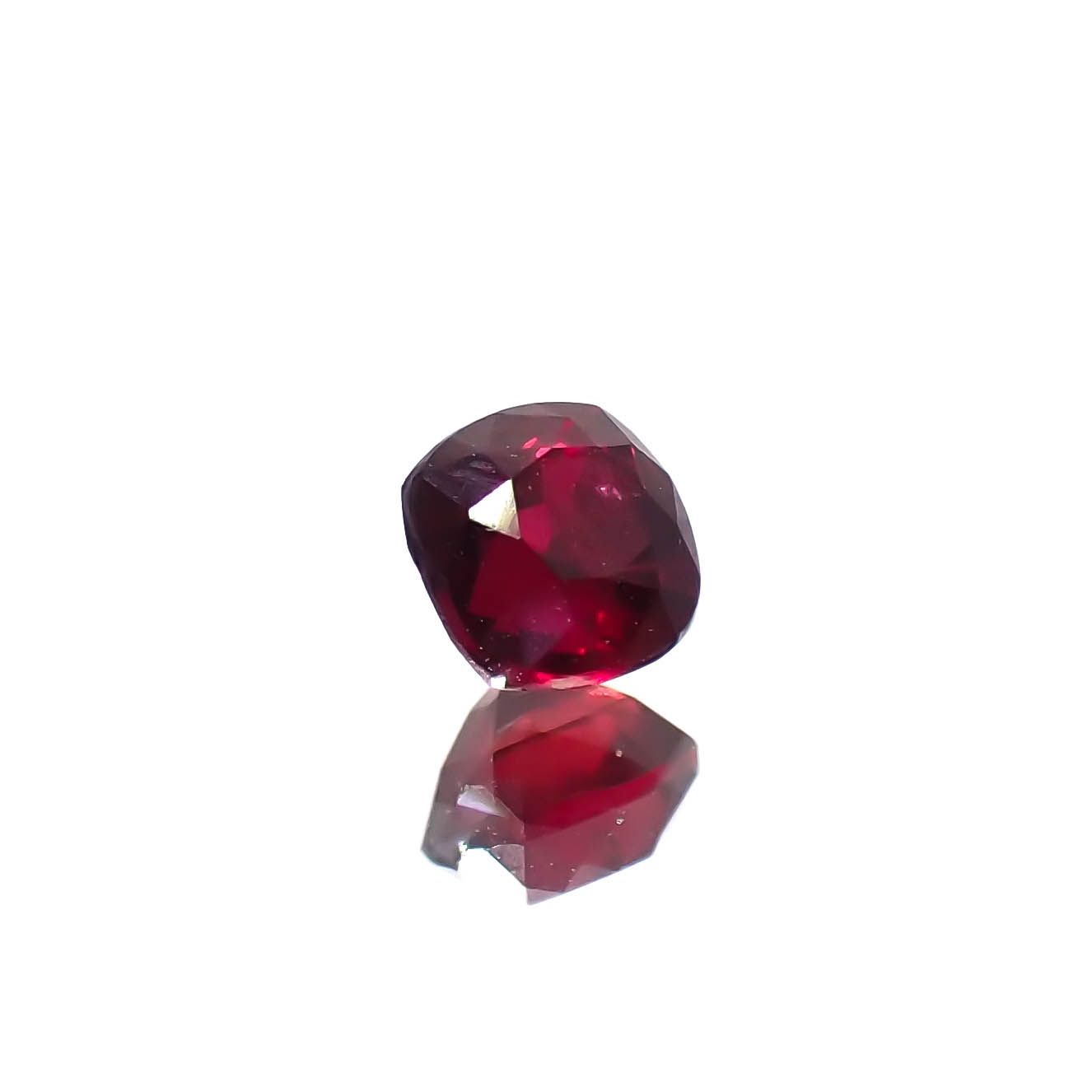 ルビー(宝石名ルビー)マダガスカル産 0.35ct 識別済[240326668]3.6x3.6mm前後
