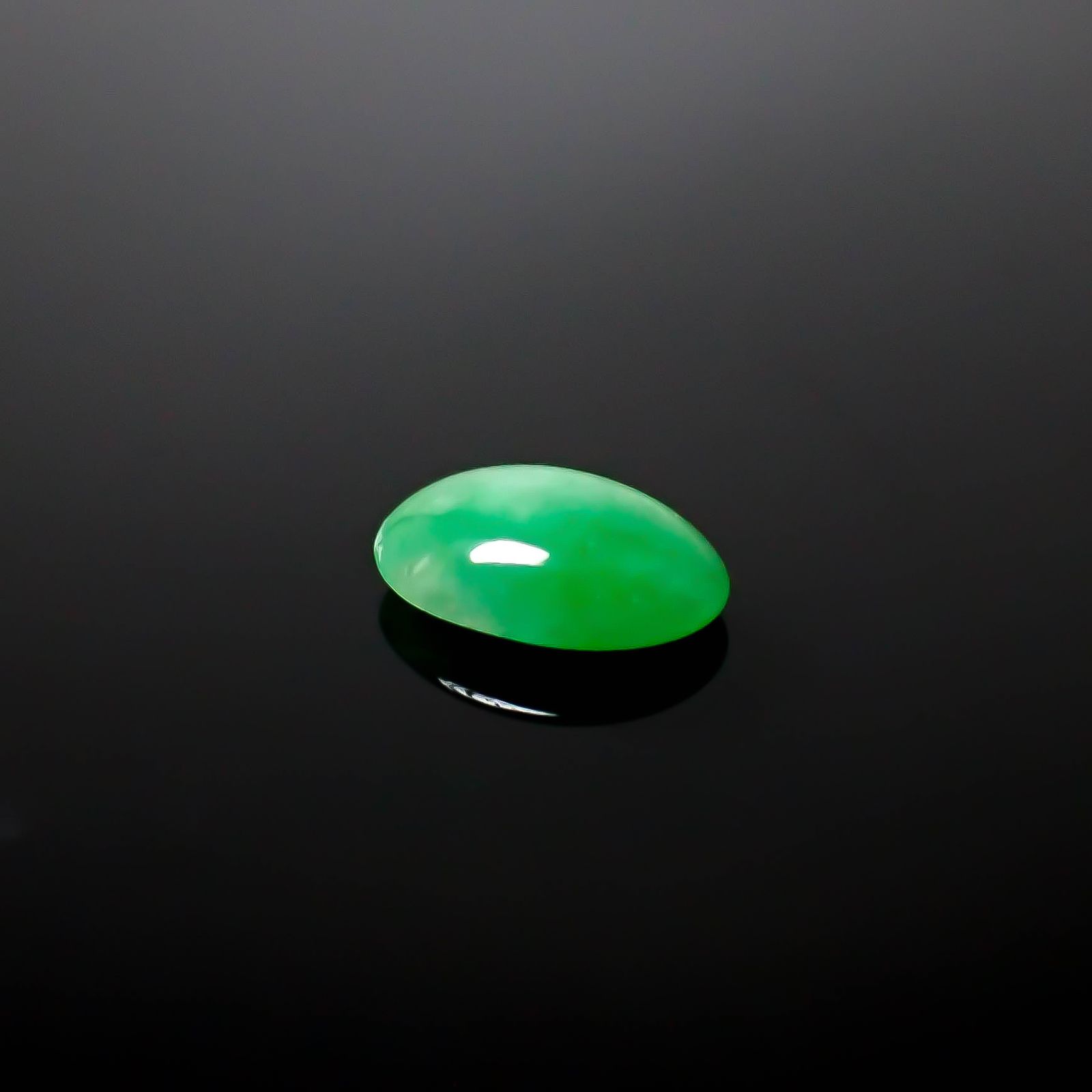 翡翠 ビルマ産 0.82ct [250430301]7.6x5.2mm前後