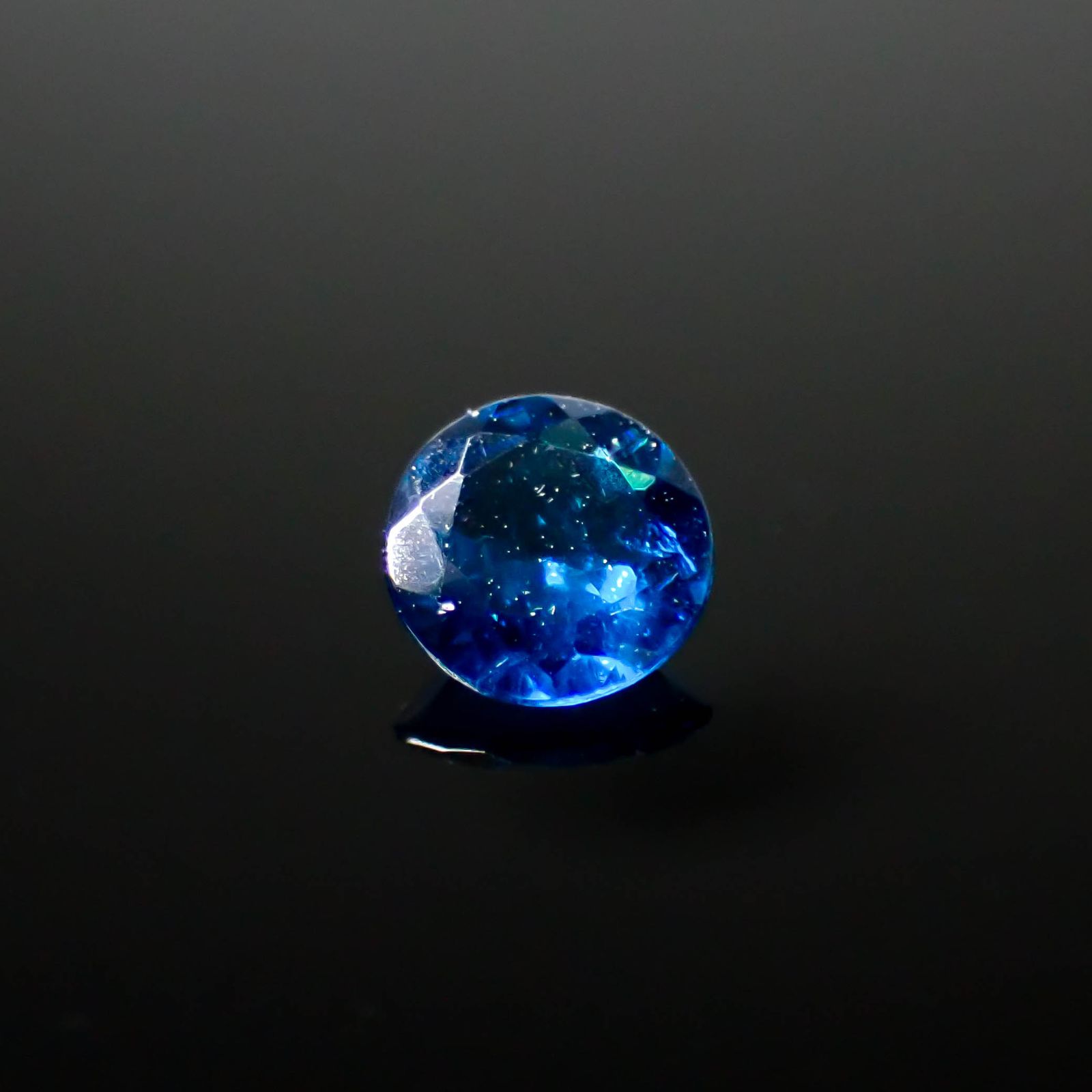 ディープブルーアパタイト マダガスカル産 0.41ct[240628154]5x5mm前後