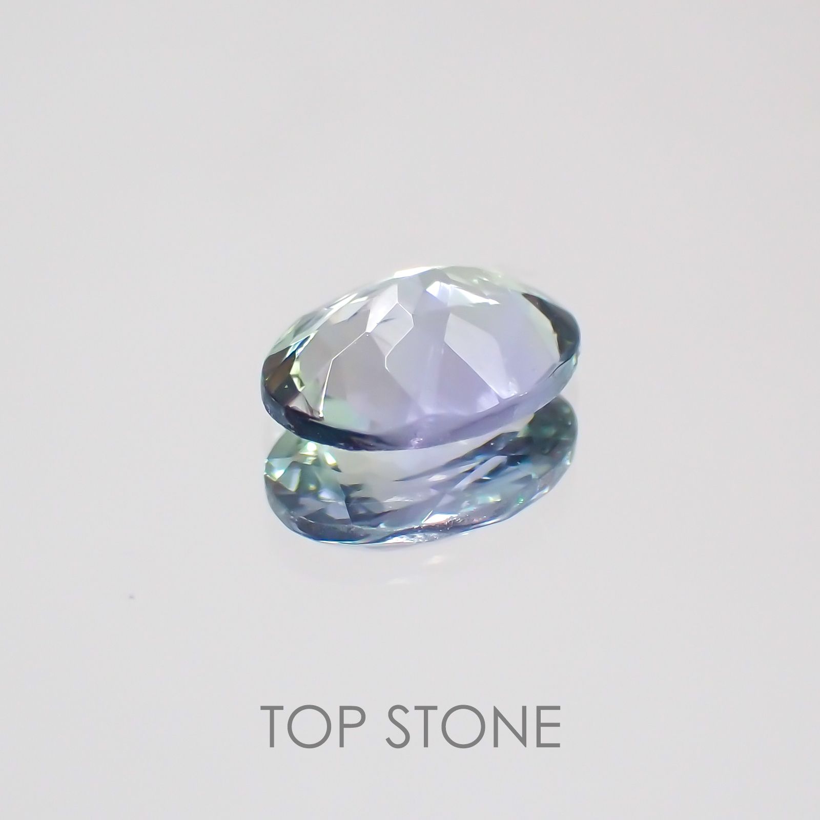 パーティーカラータンザナイト タンザニア産 ルース 0.73ct[210210055]6.9×5.1mm前後