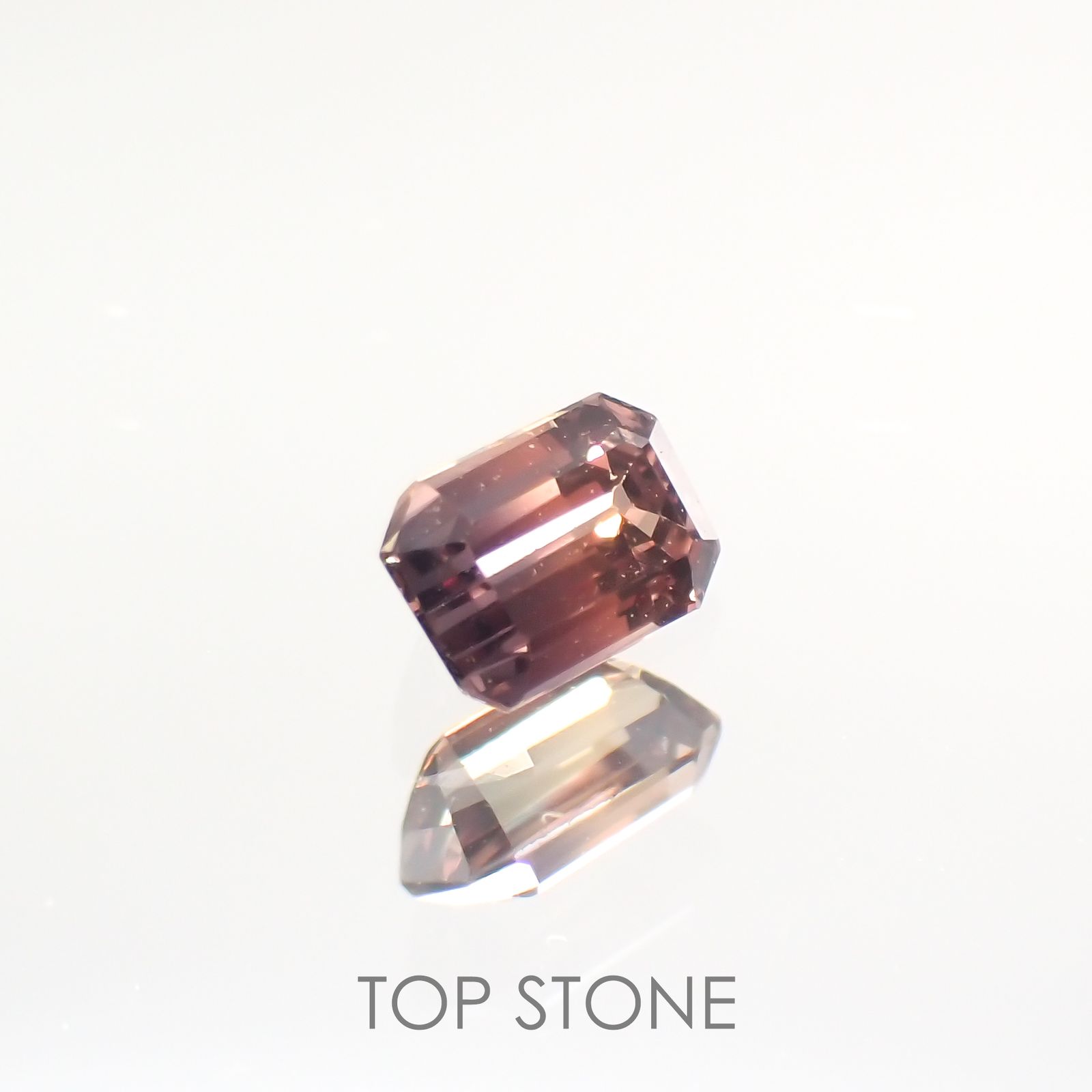 バイカラーサファイア(宝石名バイカラー・サファイア) マダガスカル/タンザニア産 0.19ct 識別済[210812499]3.5×2.5mm前後