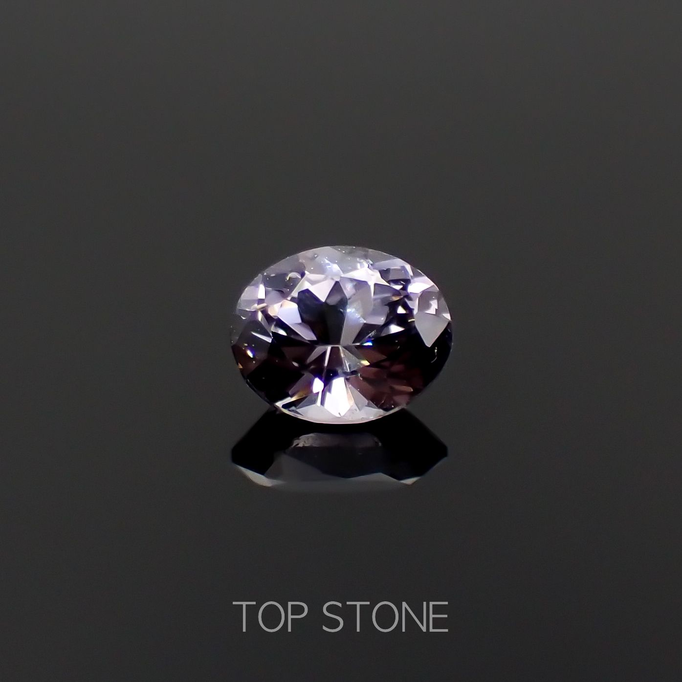 パープルスピネル(宝石名スピネル)ビルマ/マダガスカル産 0.42ct 識別済[230220657]4.9x4mm前後
