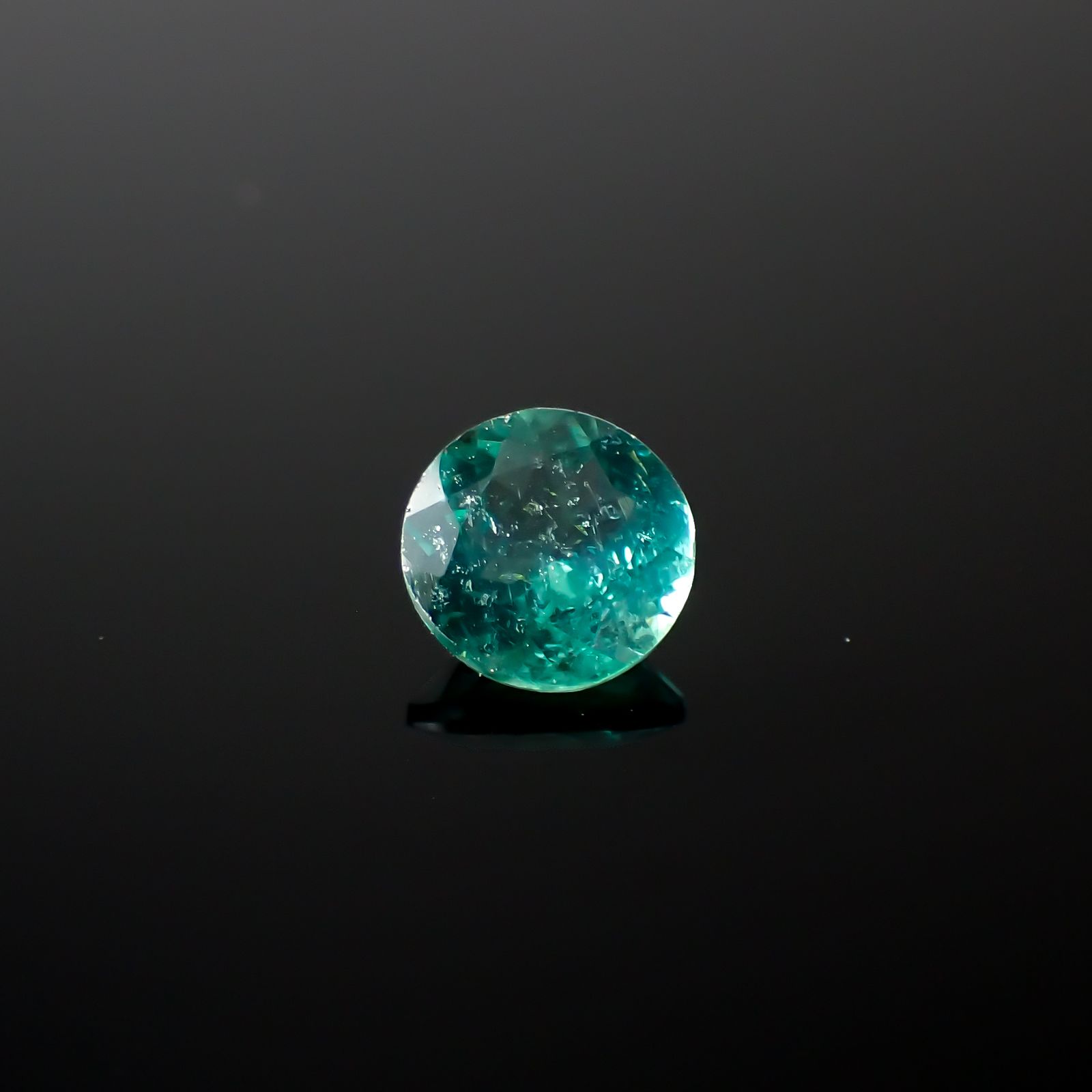 ノーブルモロキサイト マダガスカル産 0.75ct[240326539]5.8x5.8mm前後