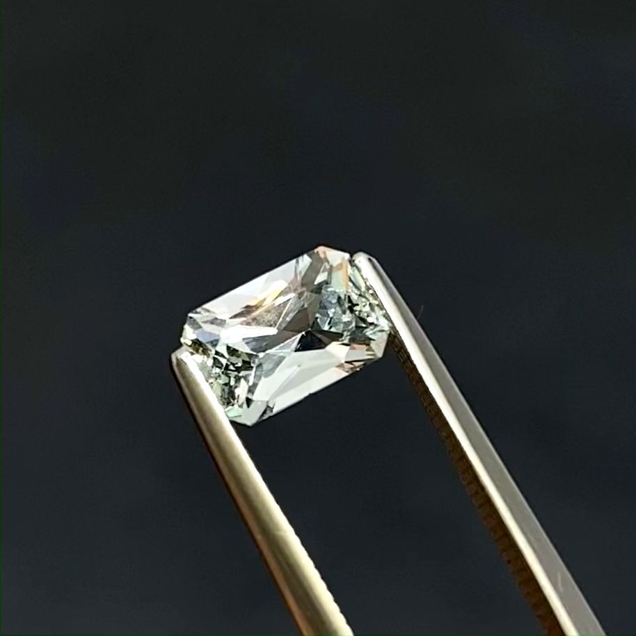 アクアマリン(宝石名アクアマリン) ナイジェリア産 1.08ct 識別済