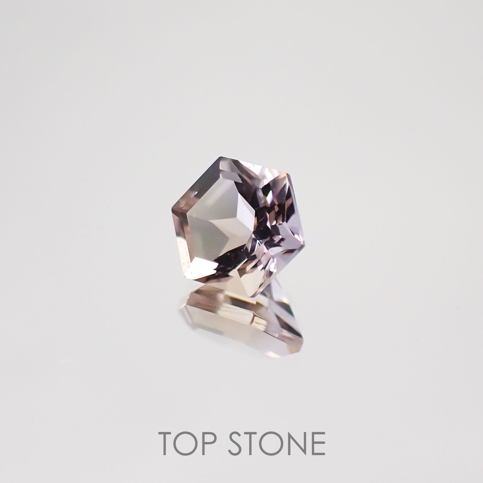 ◇ヘキサゴンカット◇アメトリンSA(宝石名バイカラー・クォーツ/別名アメトリン) ボリビア産 0.97ct 識別済[210611046]6.1×6.1mm前後