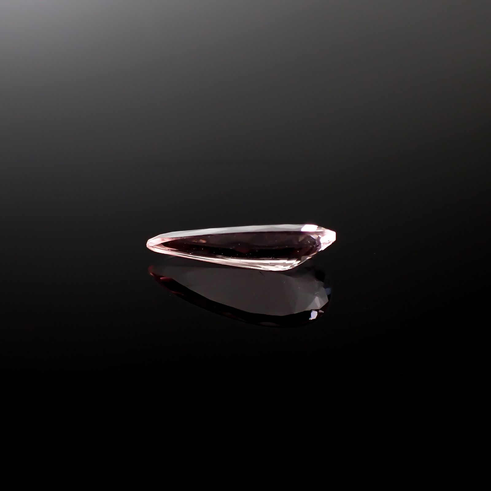 モルガナイト ナイジェリア産 1.78ct[240427166]15.1x7mm前後
