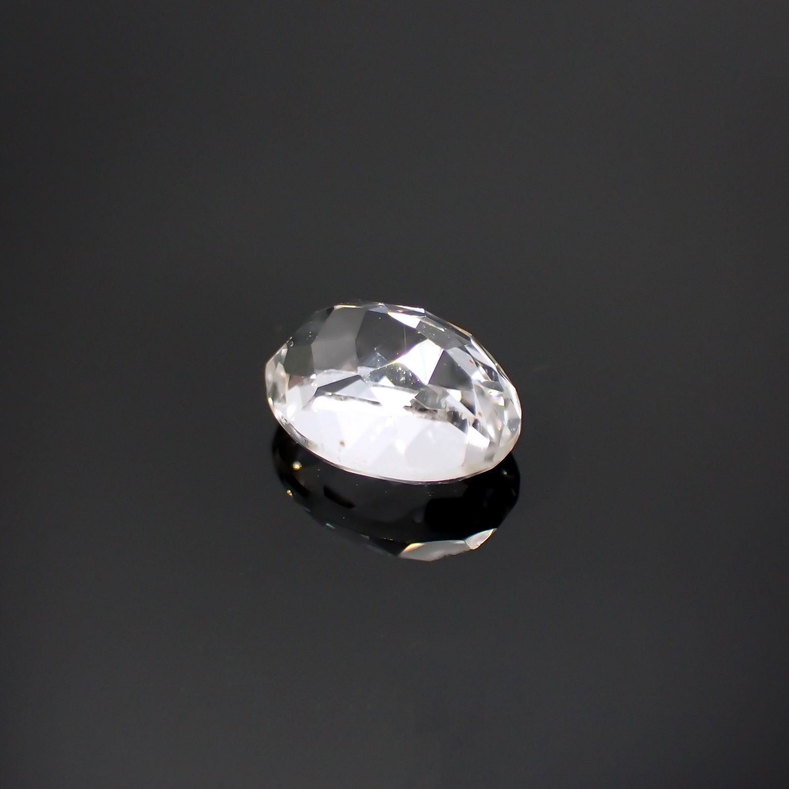 カラーレススポジュミン(宝石名ホワイト・スポジュミン) ブラジル産 1.64ct 識別済[250812620]8×6.1mm前後