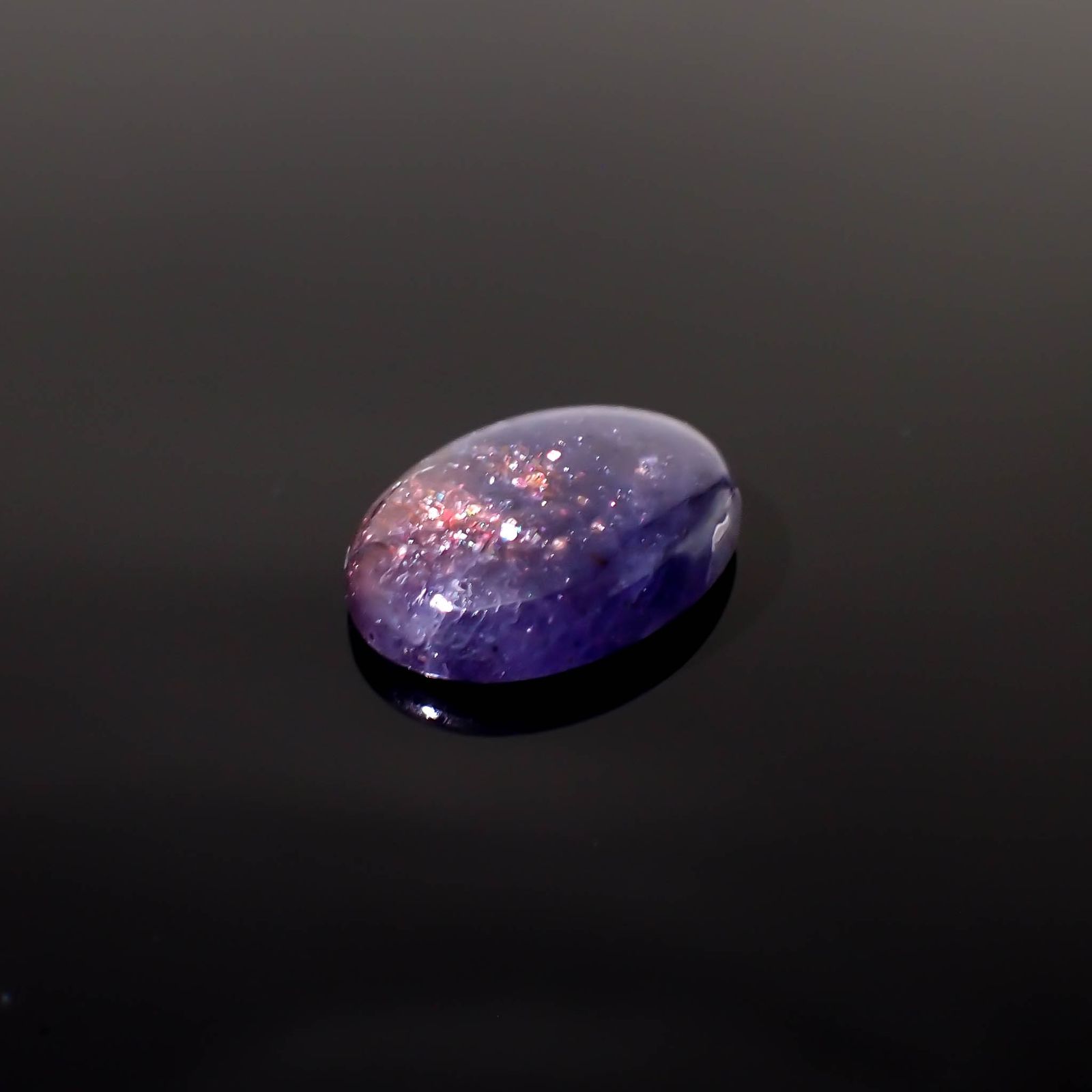 ブラッドショットアイオライト インド産 8.99ct[230622518]18.1x13mm前後