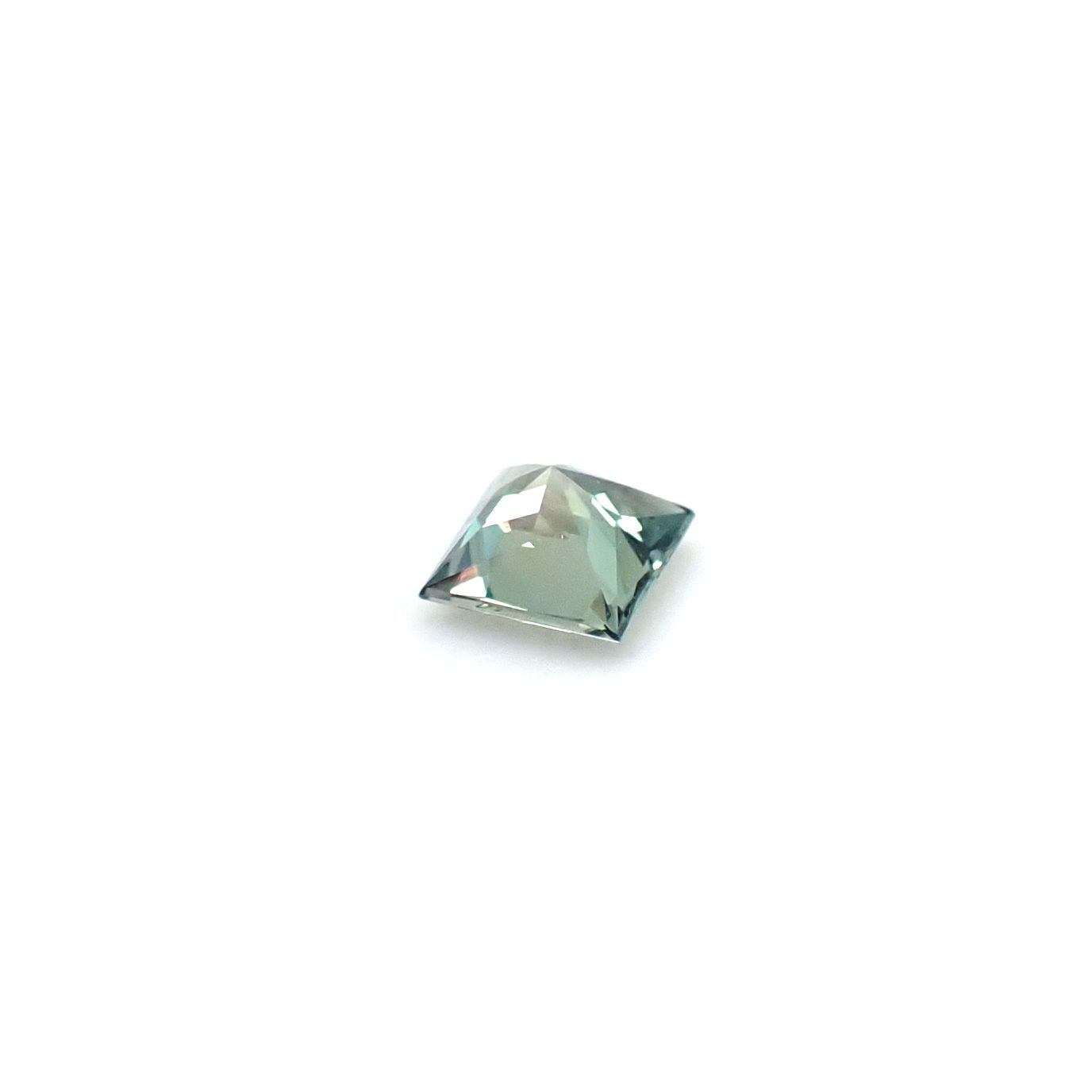 ◇プリンセスカット◇アレキサンドライト ブラジル産 EmeraldMains社製 0.089ct / 2.4x2.4mm前後 [260131568]