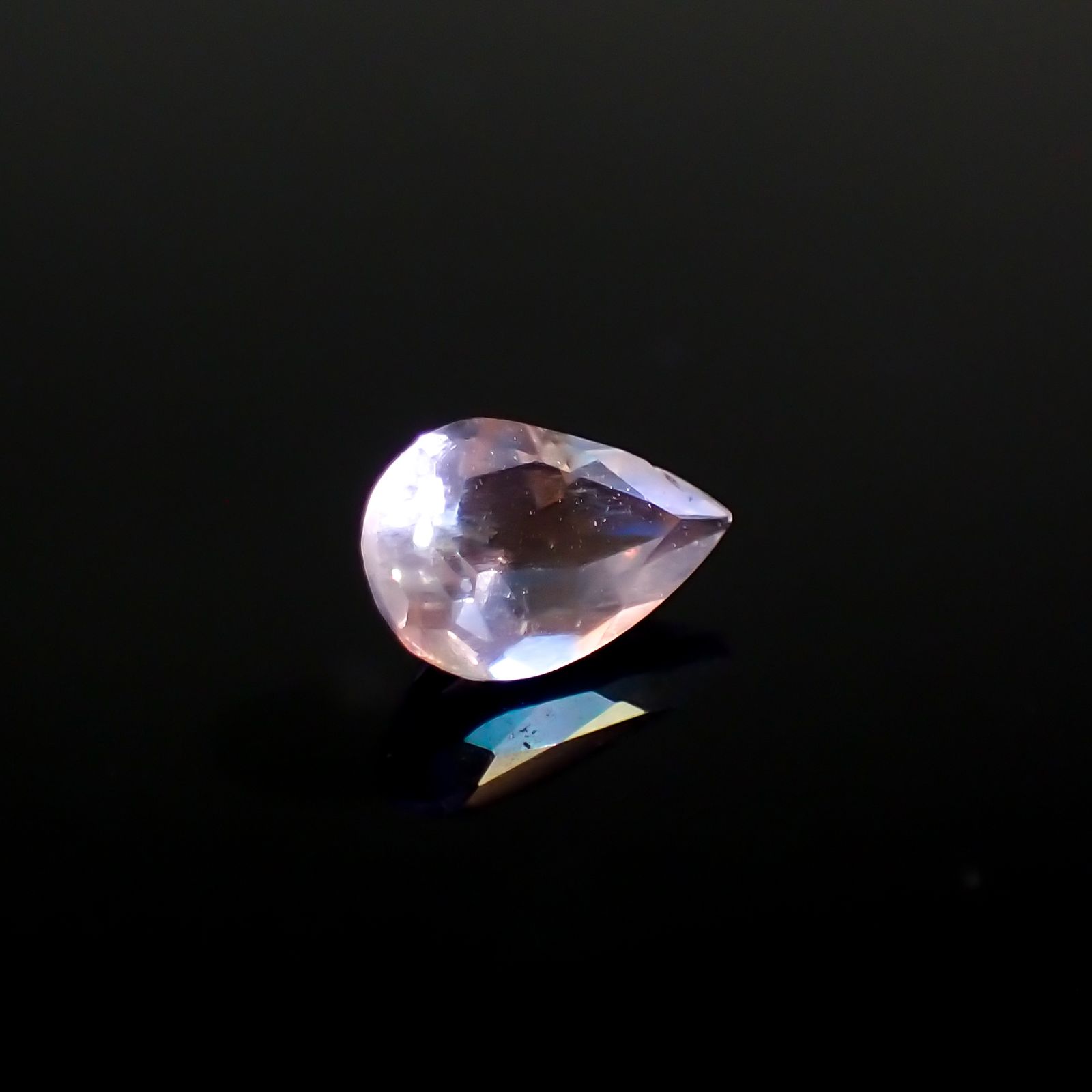 レインボームーンストーン インド・タミルナードゥ産 0.33ct[231224461]6x4mm前後