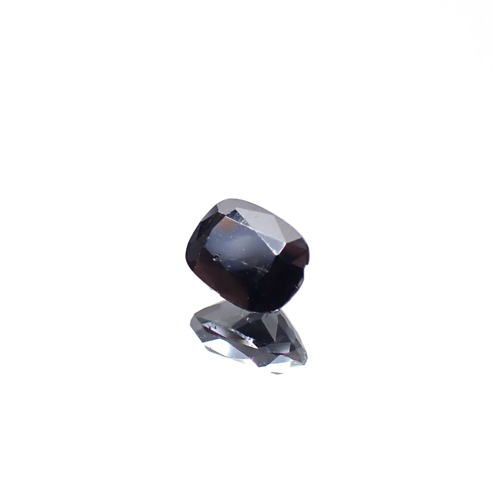 ルチル単結晶 ブラジル産 0.74ct [250630602]5.5x4.1mm前後