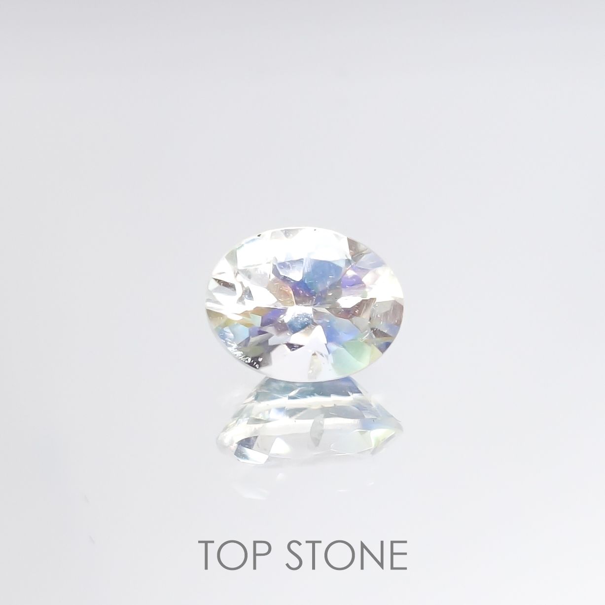 レインボームーンストーン(宝石名ラブラドライト)タンザニア産 0.82ct 識別済[220115455]6.9x5.4mm前後