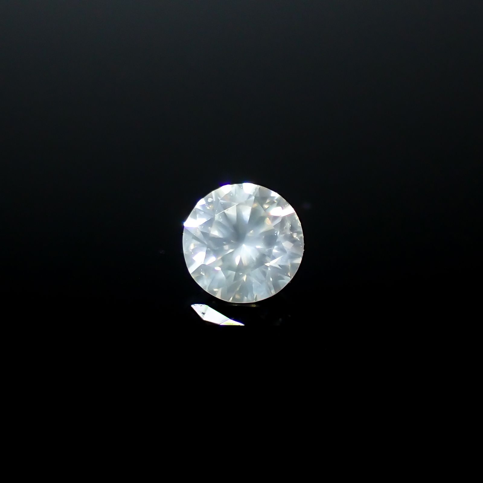 シルキーダイヤモンド 0.11ct[240326619]3x3mm前後