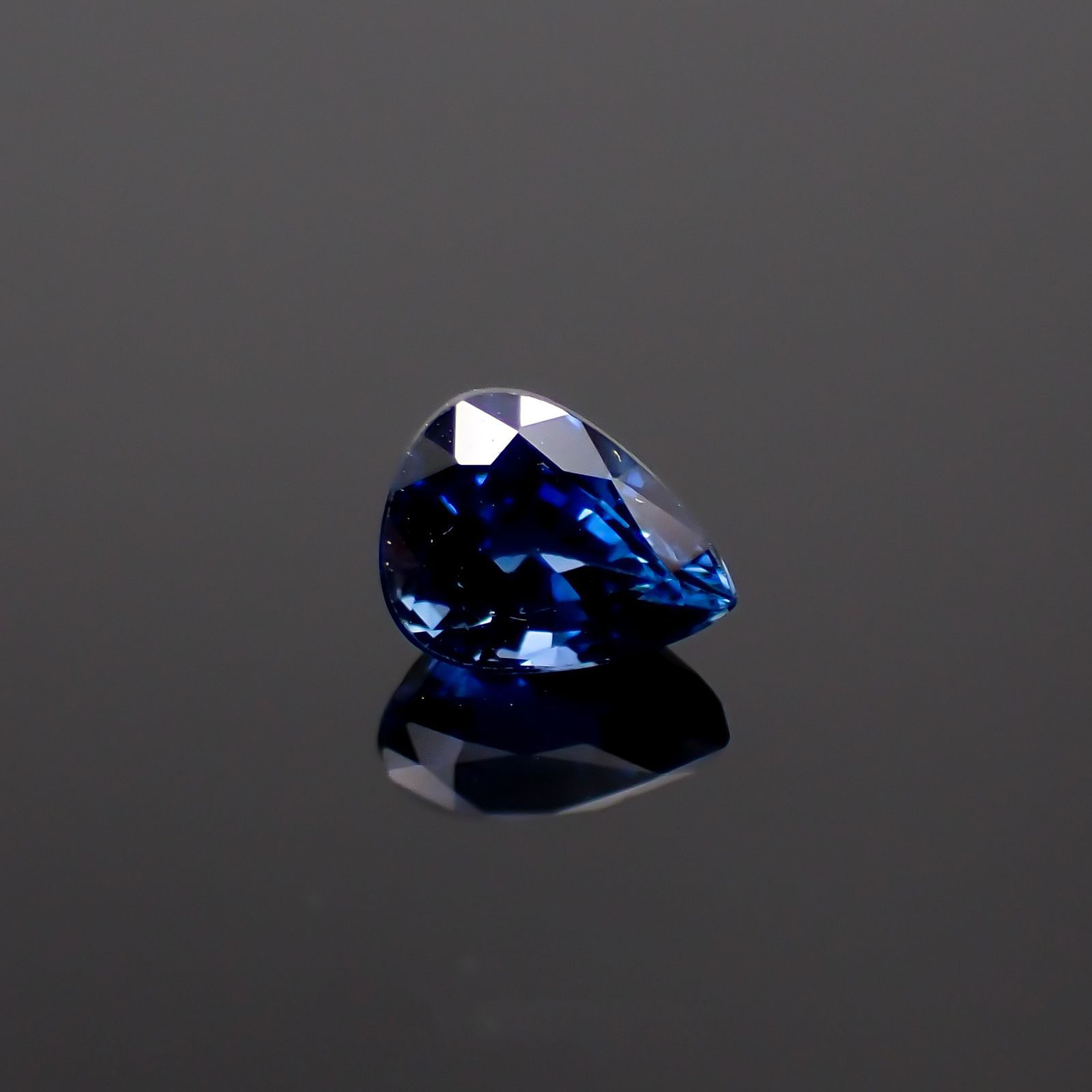 サファイア(宝石名サファイア)スリランカ/マダガスカル産 0.55ct 識別済[230120246]5.3x4.1mm前後