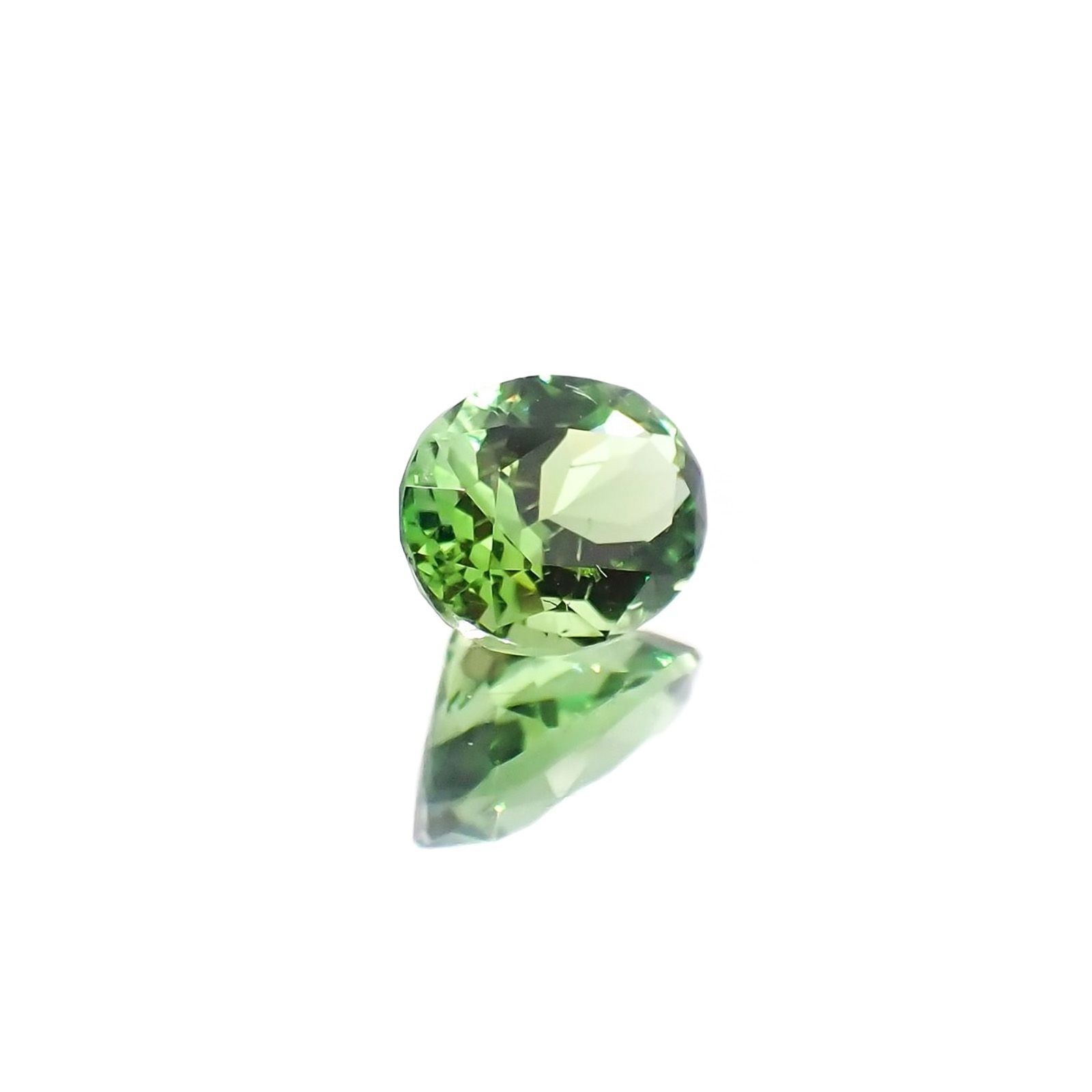 クロムトルマリン(宝石名バナジウム(クロム)・トルマリン)タンザニア産 ソ付(彩珠) 0.813ct / 6.7x5mm前後 [230823071]