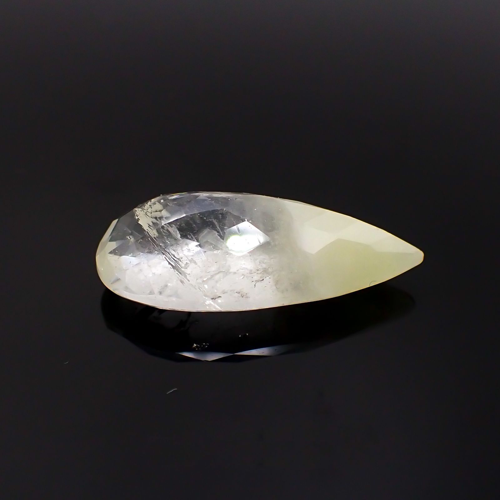 サルファーインクォーツ ブラジル産 12.31ct[231124307]24.5x11.3mm前後