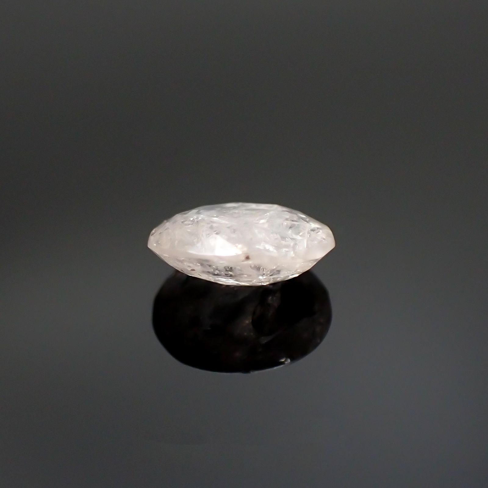 ターフェアイト(宝石名ターフェアイト)スリランカ産 1.004ct ソ付(彩珠)[231023782]7x5.8mm前後