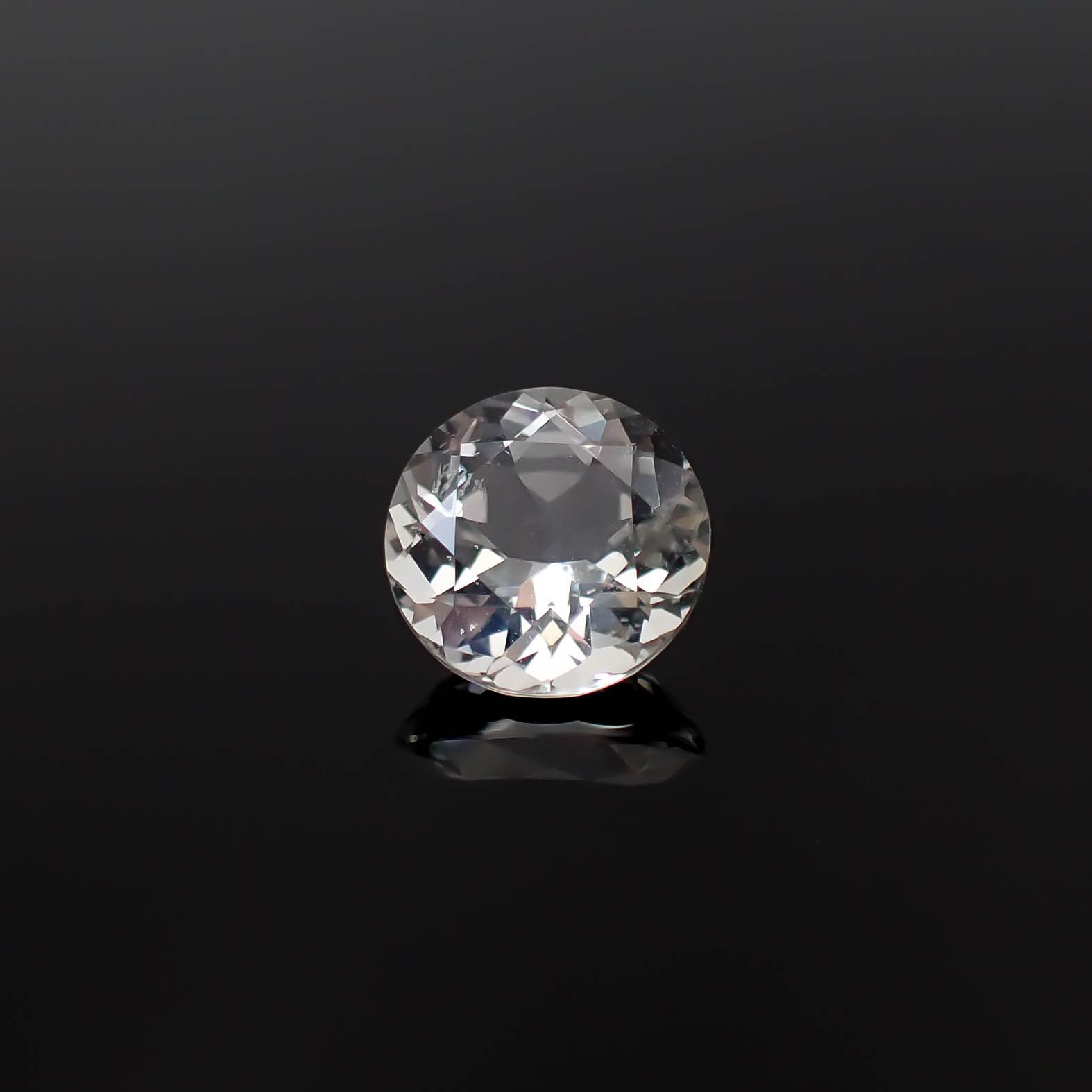 オーソクレース(宝石名ホワイト・オーソクレース)パキスタン産 1.79ct 識別済[250530439]8.3x8.3mm前後