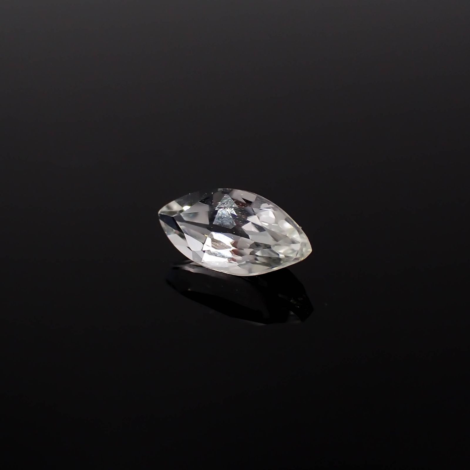 アクロアイト 非加熱(宝石名トルマリン)ナイジェリア産 0.68ct 識別済[231225202]8.5x4mm前後