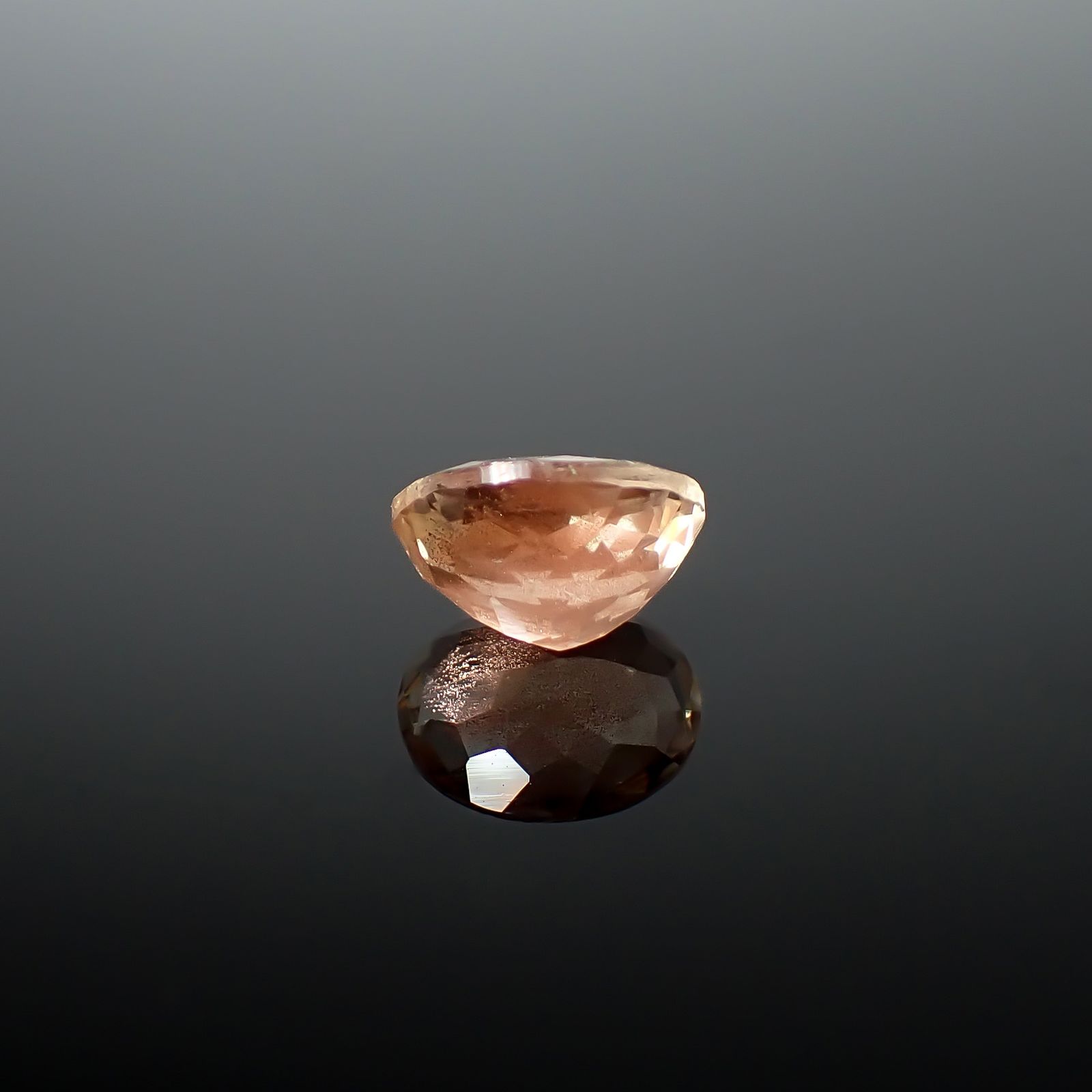 オレゴンサンストーン アメリカ・オレゴン州産 1.34ct / 8x6.1mm前後 [260732639]