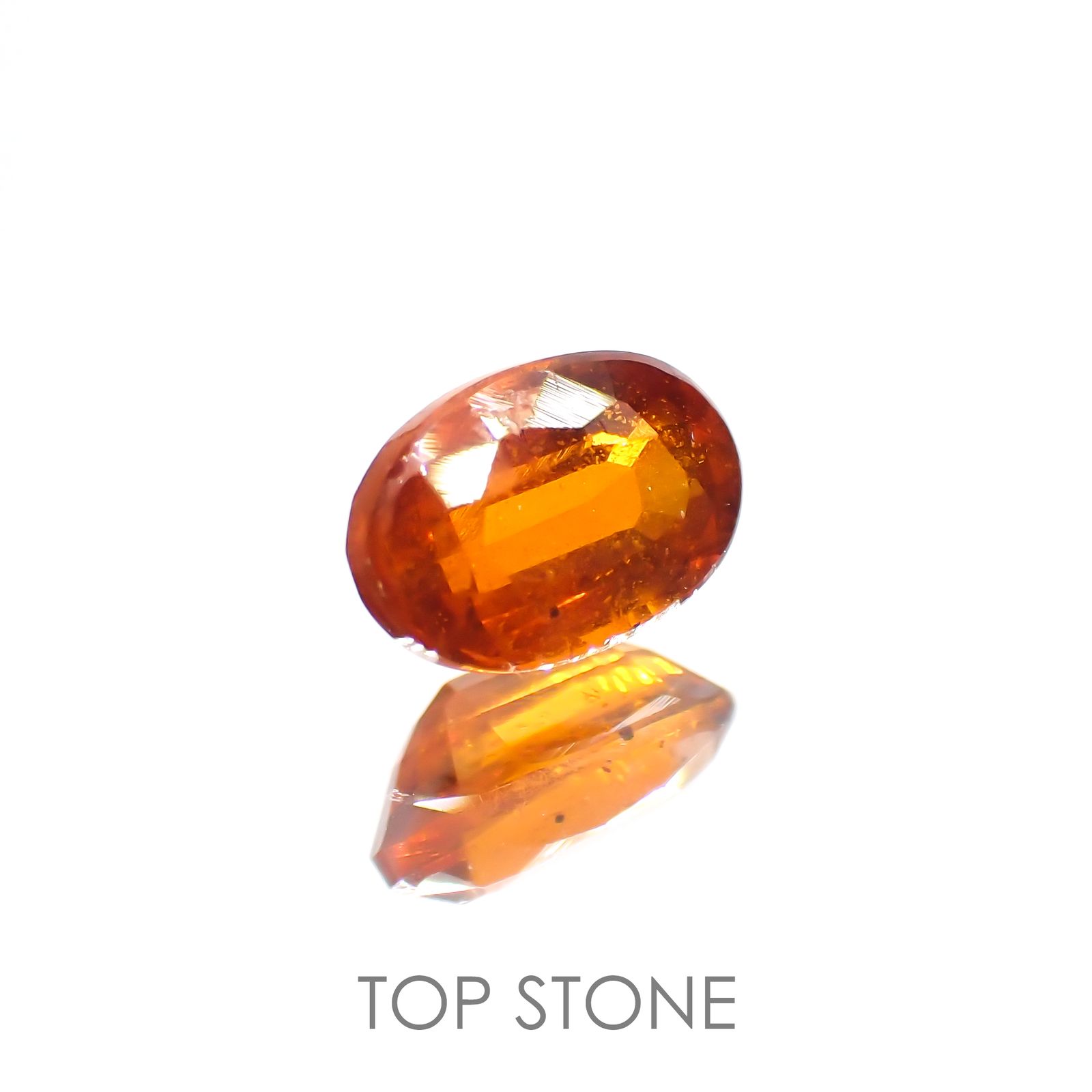 オレンジカイヤナイト(宝石名カイヤナイト) タンザニア産 0.68ct 識別済[210310580]6.2×4.1mm前後