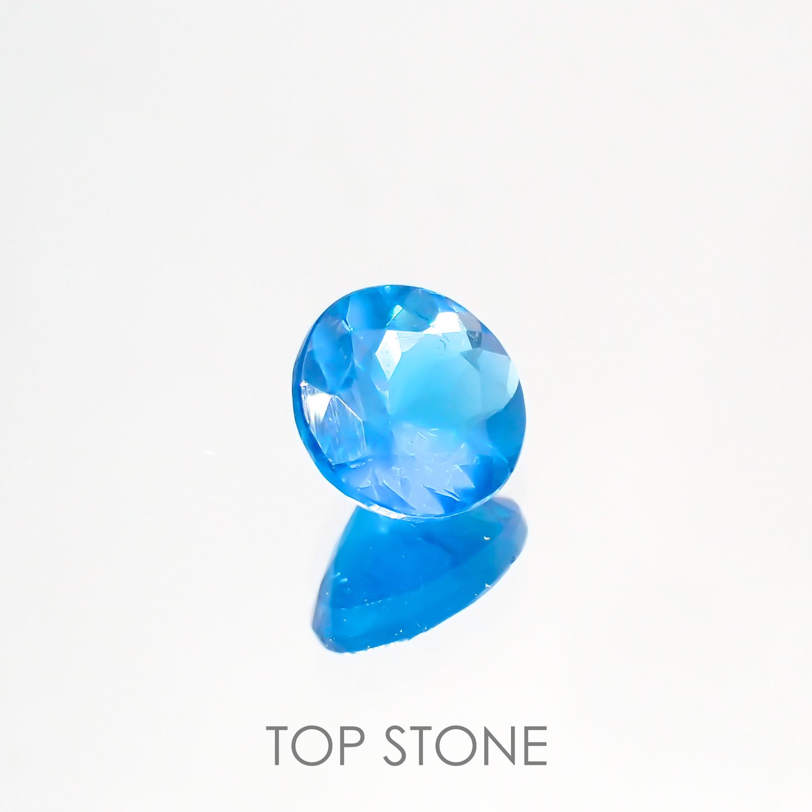 ネオンブルーアパタイト(宝石名アパタイト) マダガスカル産 1.18ct 識別済[210913051]6.9×6.9mm前後