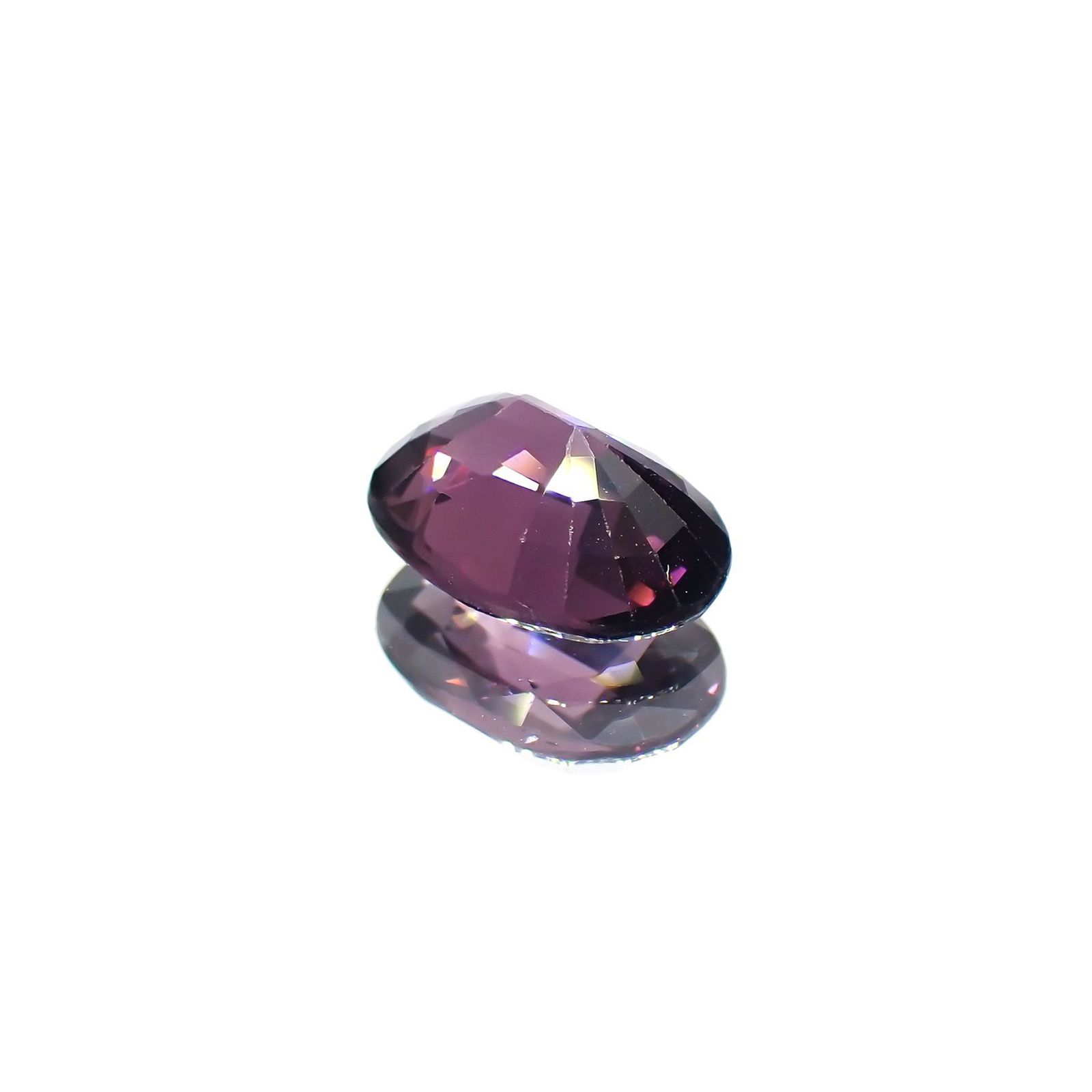 パープルスピネル(宝石名スピネル)ビルマ産 識別済 1.96ct / 9.1x6.4mm前後 [231124301]