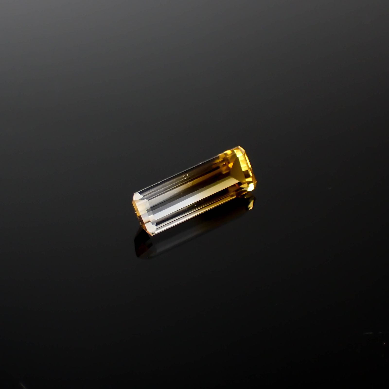 バイカラーシトリン ブラジル・ミナスジェライス州産 4.94ct[240326454]18x6mm前後