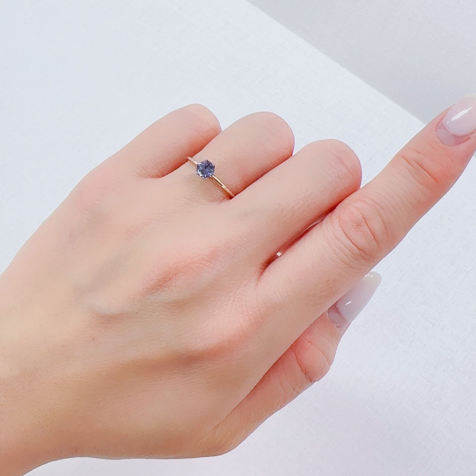 ◇ヘキサゴンカット◇バイオレットスピネル(宝石名スピネル)ビルマ/マダガスカル産 0.44ct 識別済[230220641]4.4x4.2mm前後