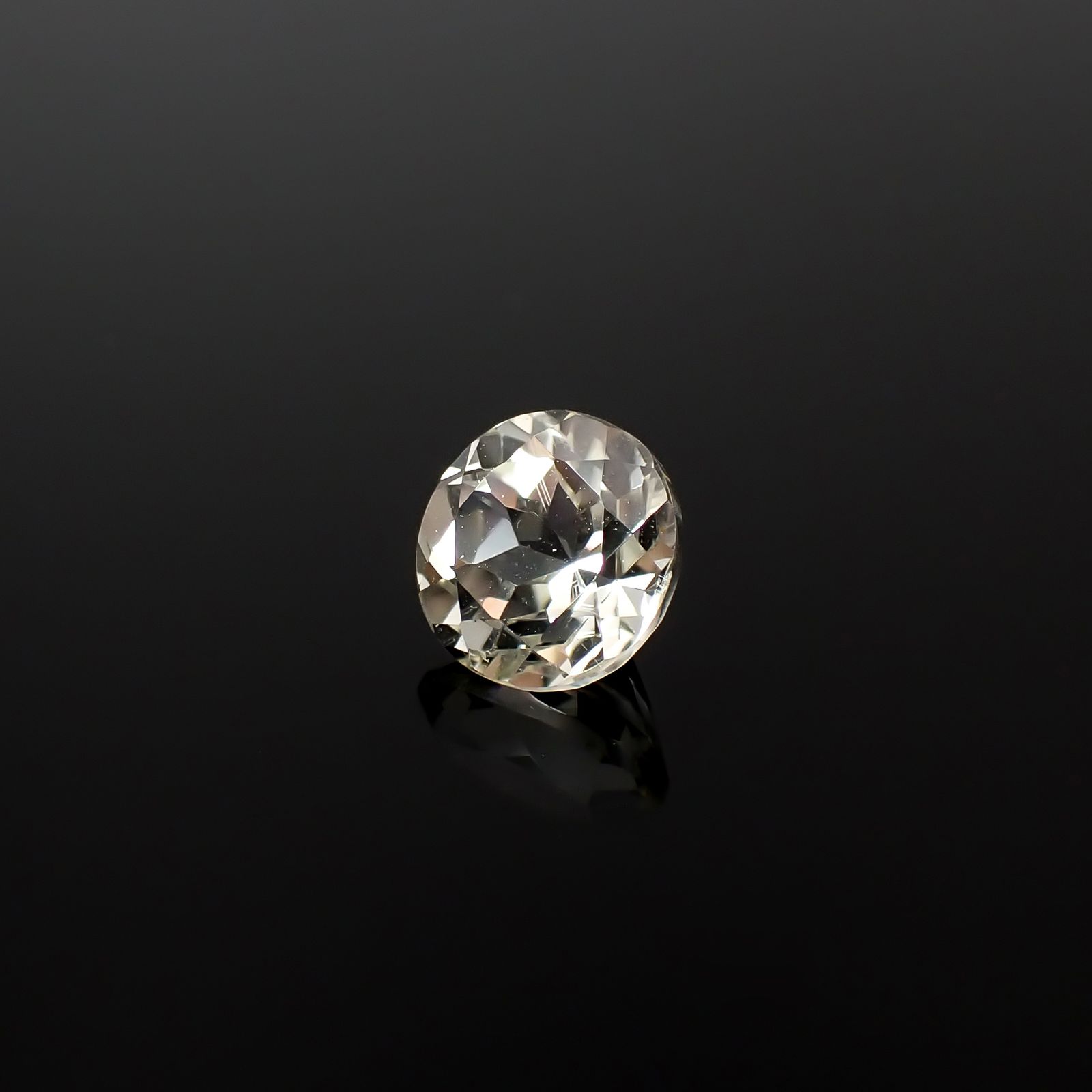 トリフェーン アフガニスタン/ブラジル産 2.32ct[240628446]7.9x7.9mm前後