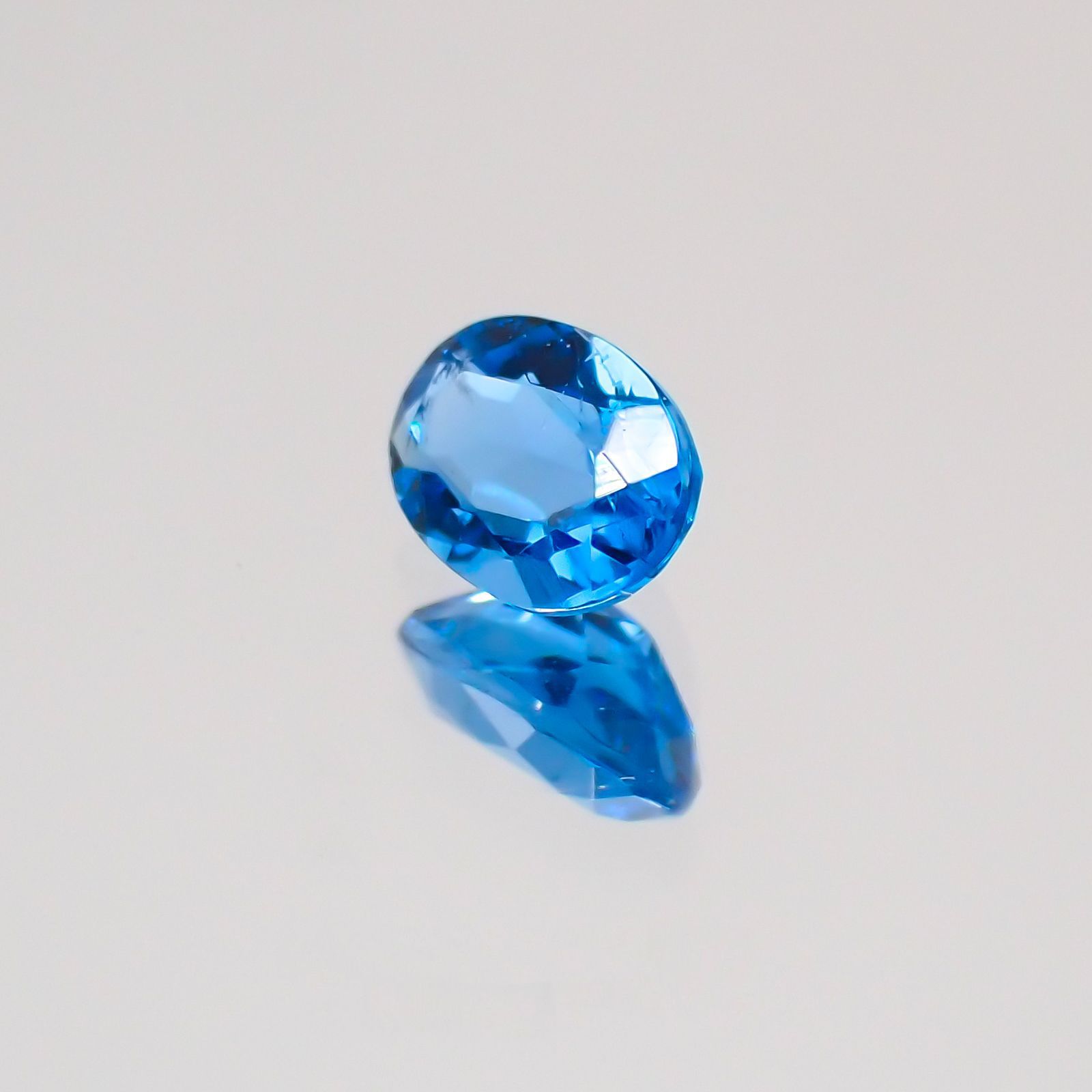 アウイナイト フルオレッセンス(宝石名アウイナイト) ドイツ産 0.145ct ソ付(日独)[21019335]4×2.9mm前後