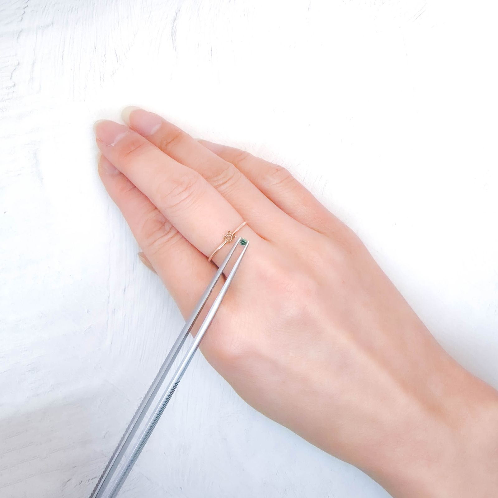 アレキサンドライト ブラジル産 EmeraldMains社製 0.061ct / 2.3x2.3mm前後 [260131573]