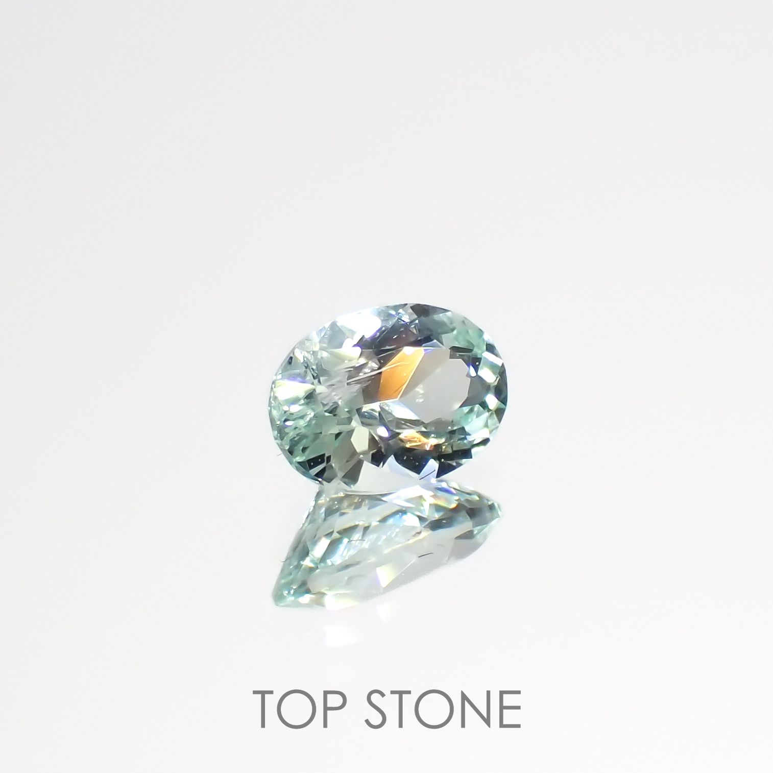 ミントベリル  ブラジル産 0.36ct[220616678]5.6x3.9mm前後