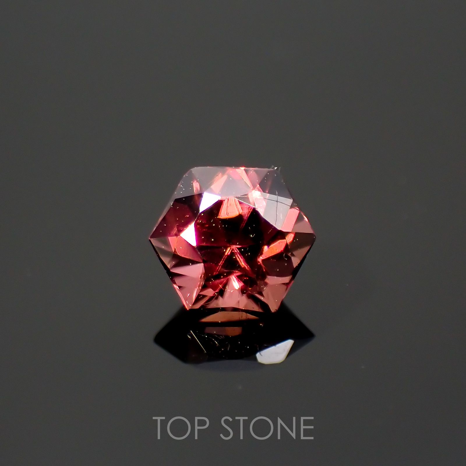 ◇ヘキサゴンカット◇ピンクジルコン(宝石名ジルコン)スリランカ/カンボジア産 0.45ct 識別済[220114935]3.9x3.9mm前後