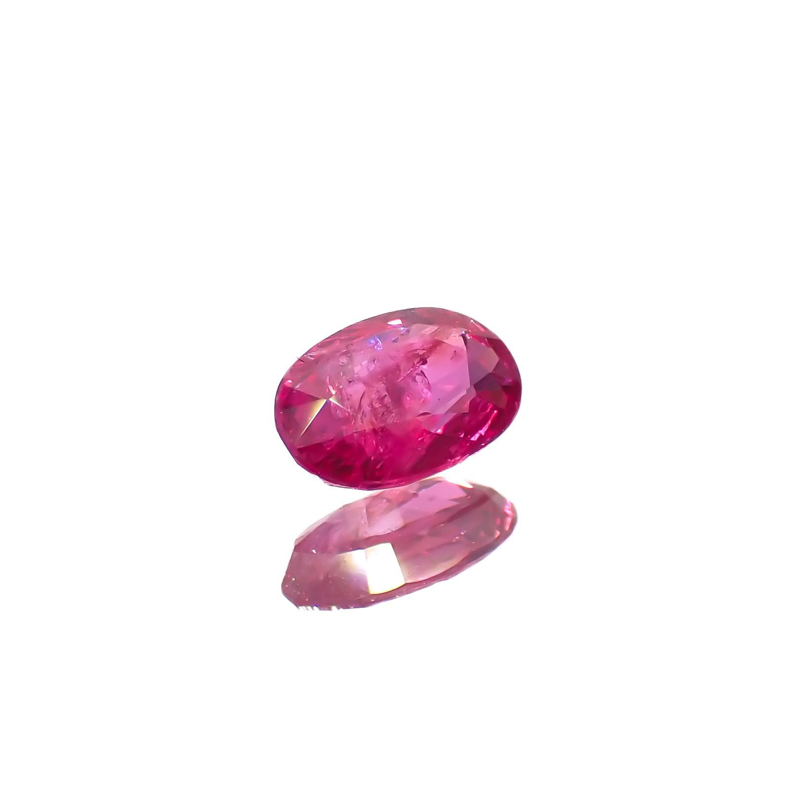 ルビー(宝石名ルビー)モザンビーク産 0.61ct 識別済[220616140]6x4.1mm前後