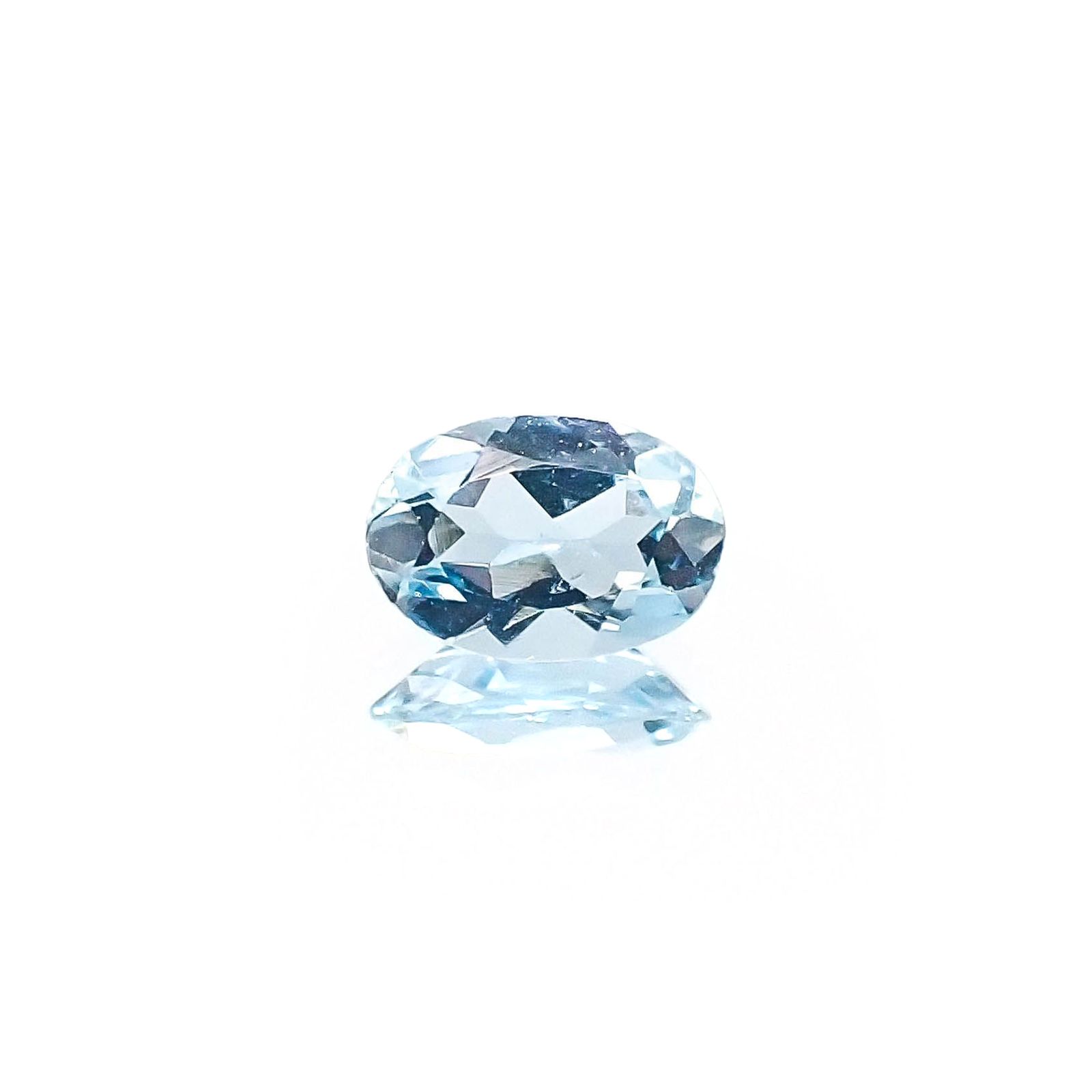 アクアマリン サンタマリアカラー(宝石名アクアマリン)モザンビーク産 識別済 0.36ct / 6x4.1mm前後 [260622260]