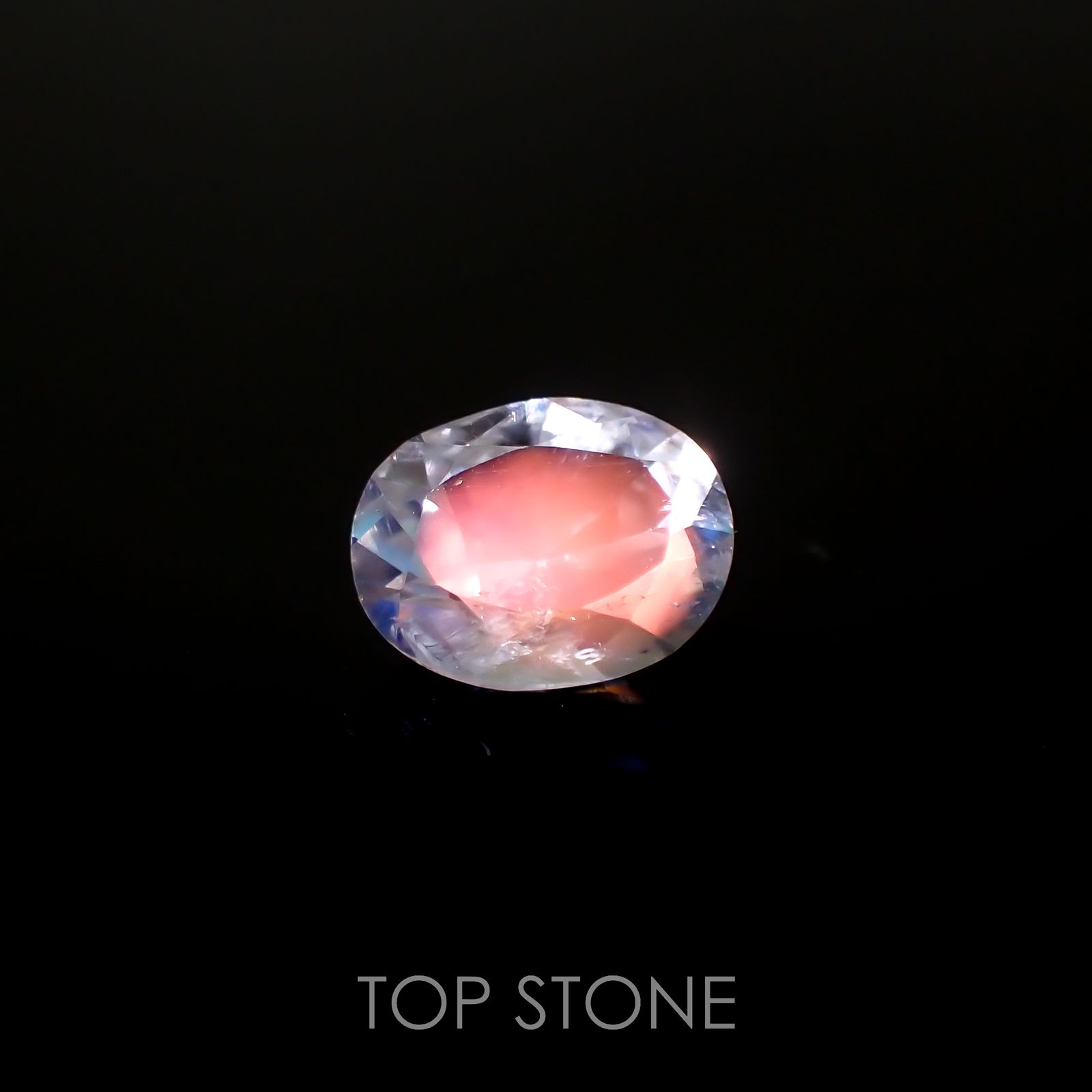 レインボームーンストーン(宝石名ラブラドライト)タンザニア産 0.61ct 識別済[220717207]6.5x5mm前後