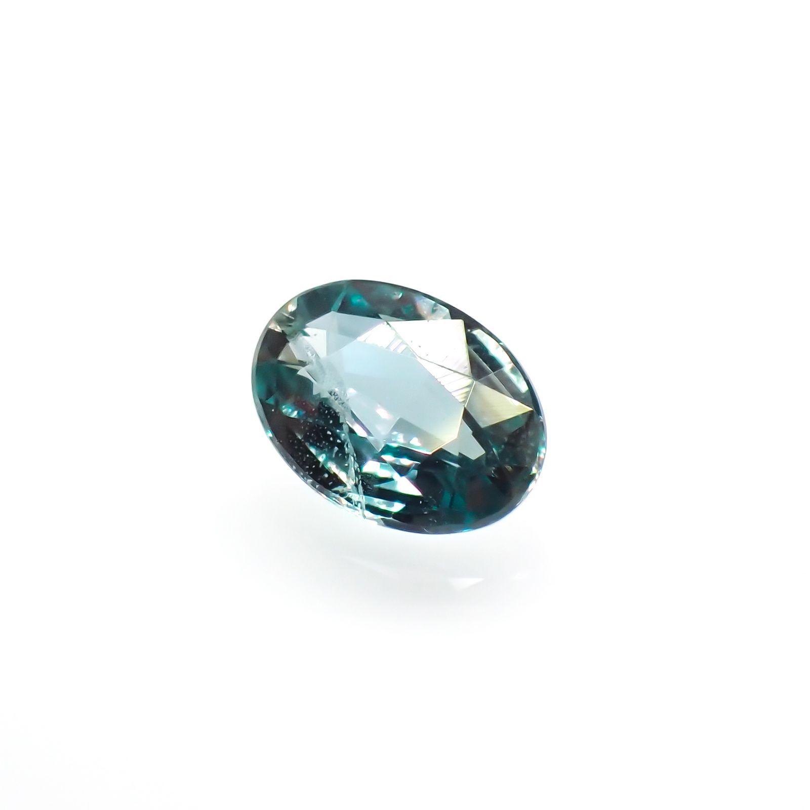 アレキサンドライト(宝石名アレキサンドライト)ブラジル産/EmeraldMains社製 0.107ct ソ付(彩珠)[220113811]3.4x2.5mm前後