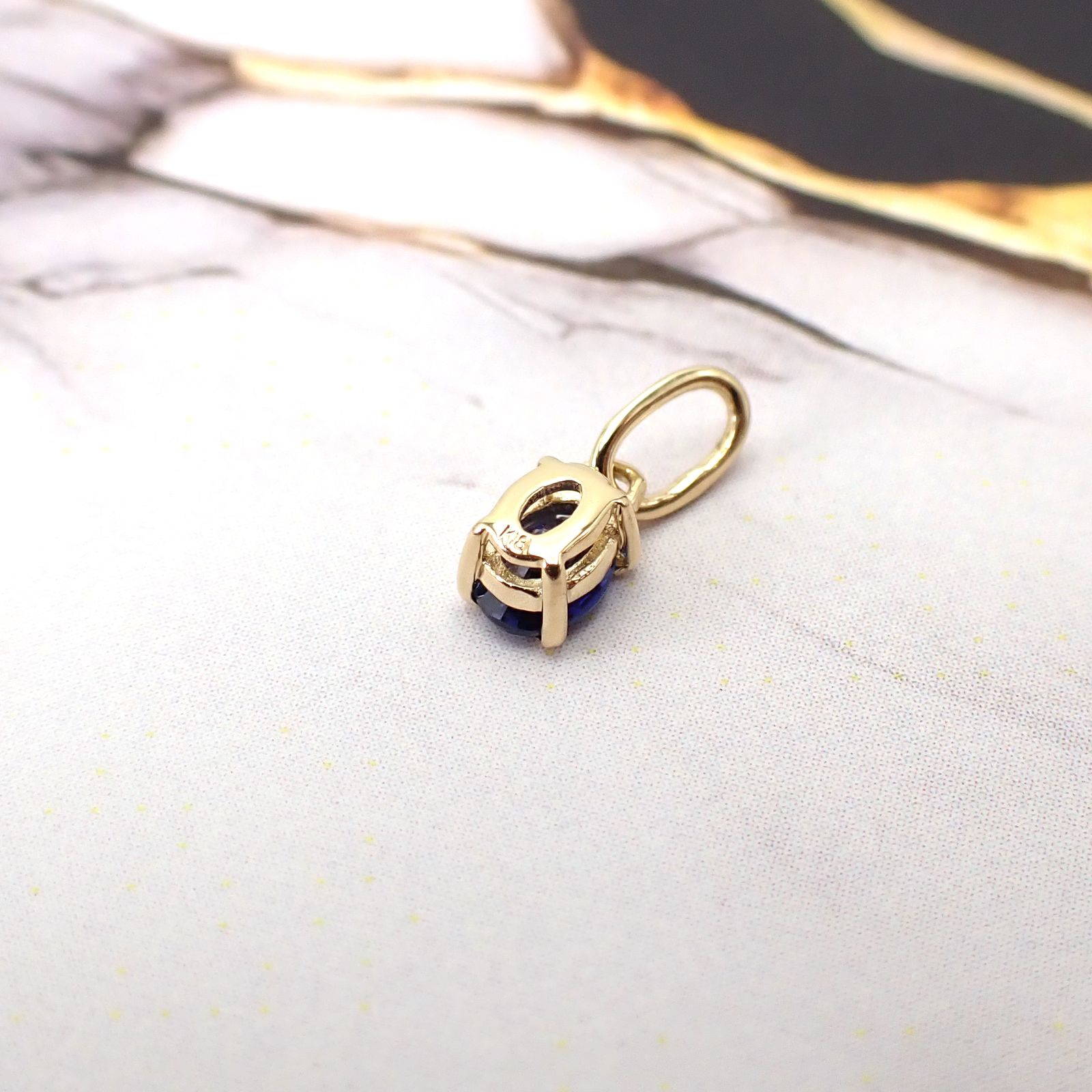 ペンダント空枠：石留め▶サファイア（お客様製作例）