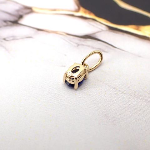 ペンダント空枠：石留め▶サファイア（お客様製作例）