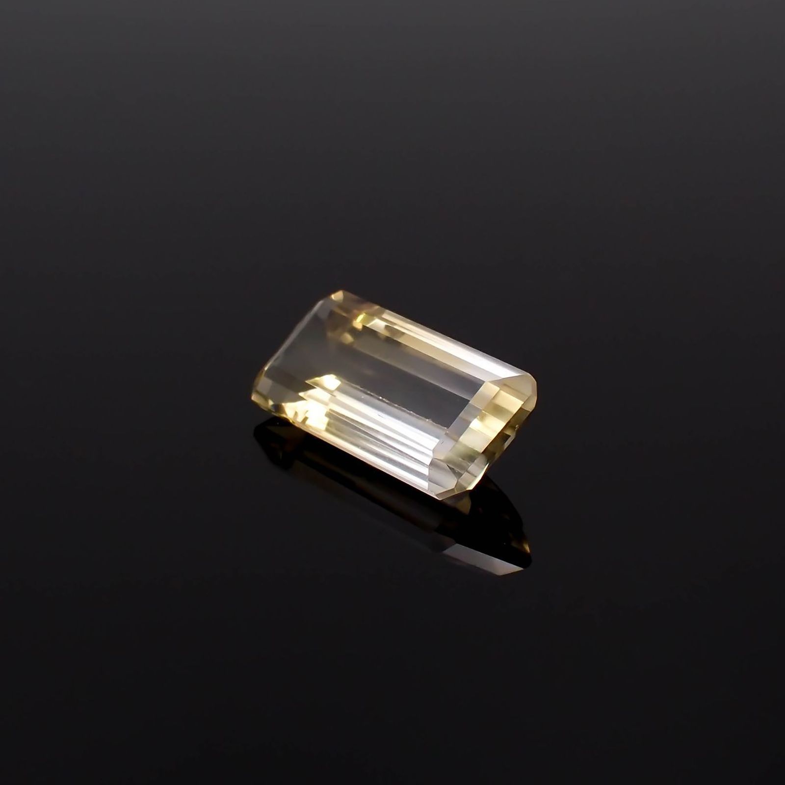 バイカラーシトリン ブラジル・ミナスジェライス州産 6.48ct / 17.5x8.3mm前後 [251026468]