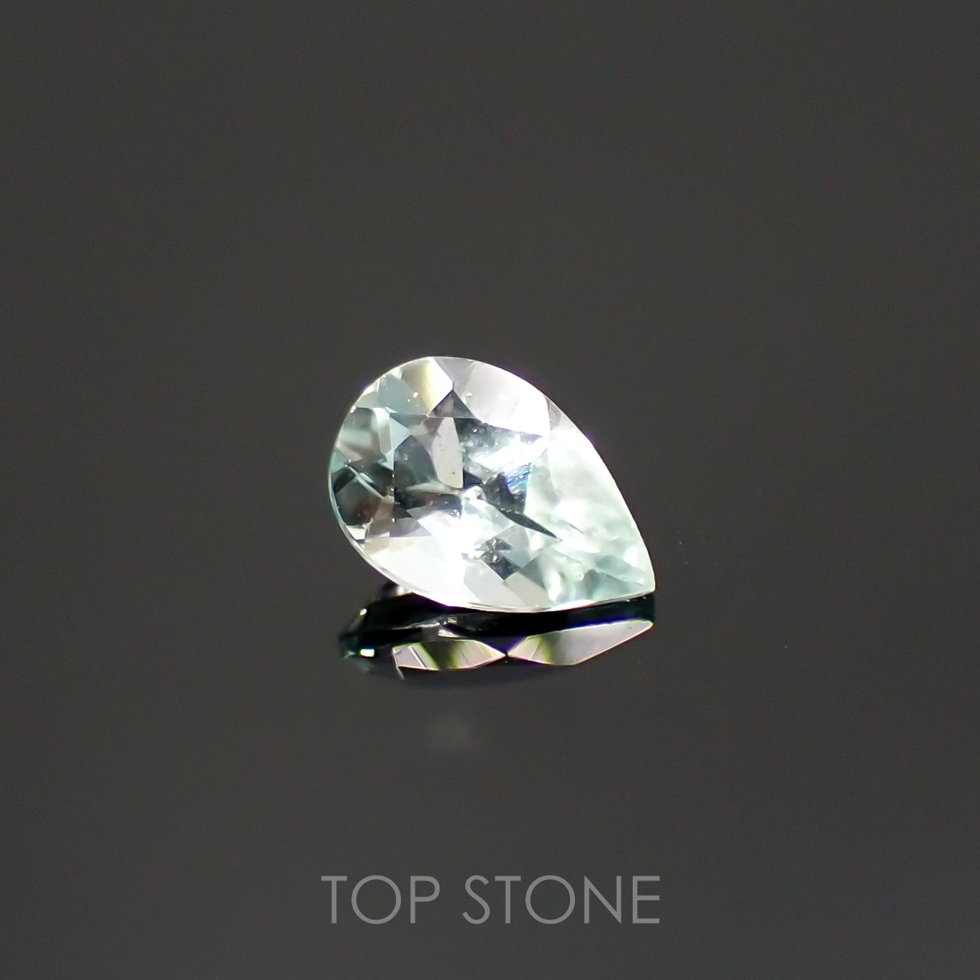 モンテブラサイト(宝石名モンテブラサイト)マダガスカル産 0.38ct 識別済[220115213]6.1x4.1mm前後